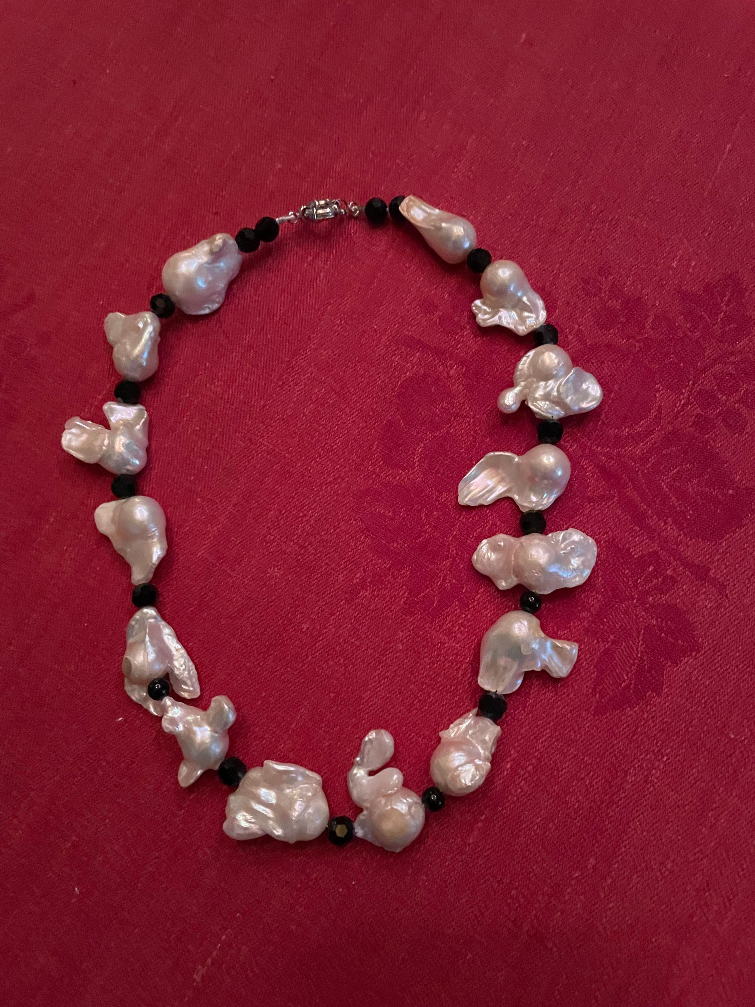 LB grande Perle Barocche Cristallo Nero Collana fatta a mano in argento Sterling in vendita 1