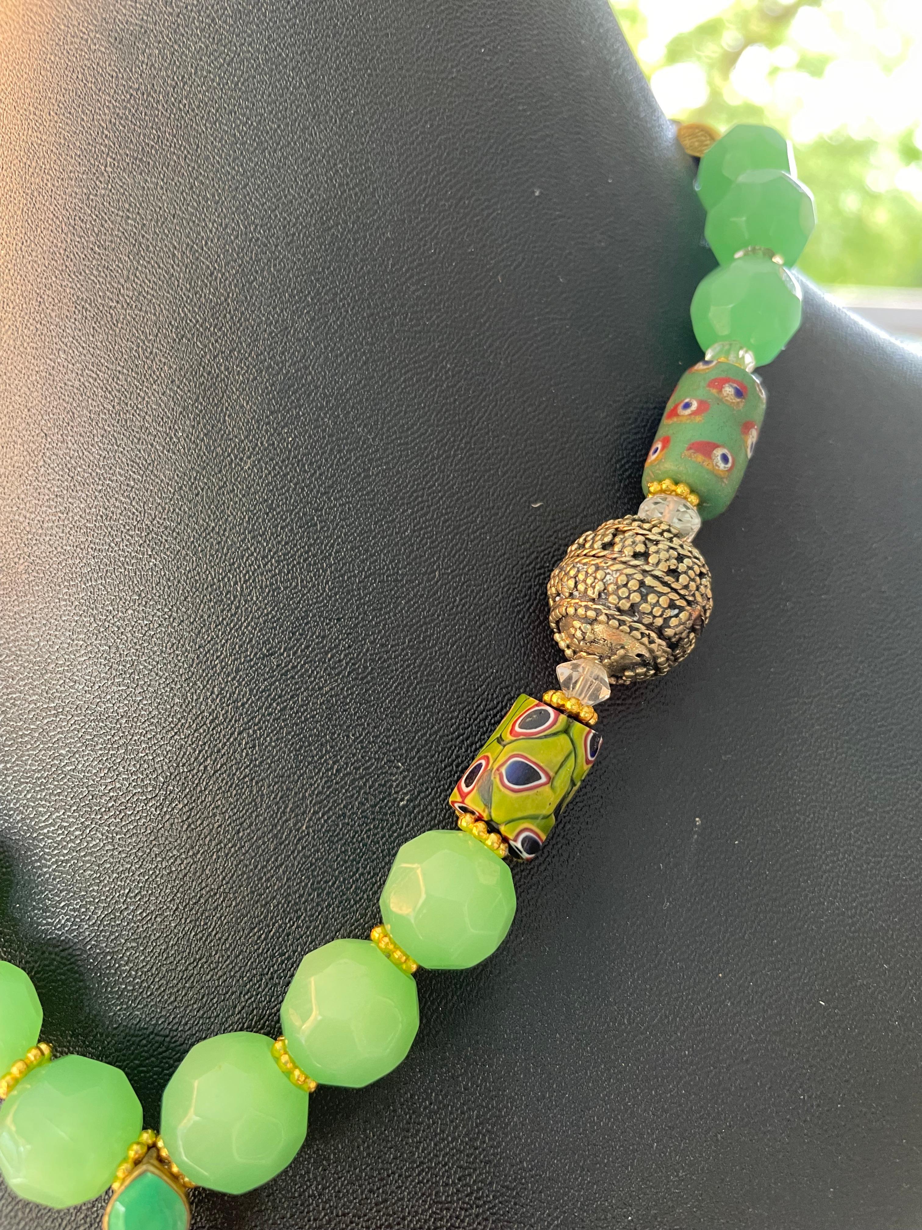 LB offers 60’s Enamel Brass snake earring Peking glass Venetian glass Necklace In Good Condition For Sale In Pittsburgh, PA