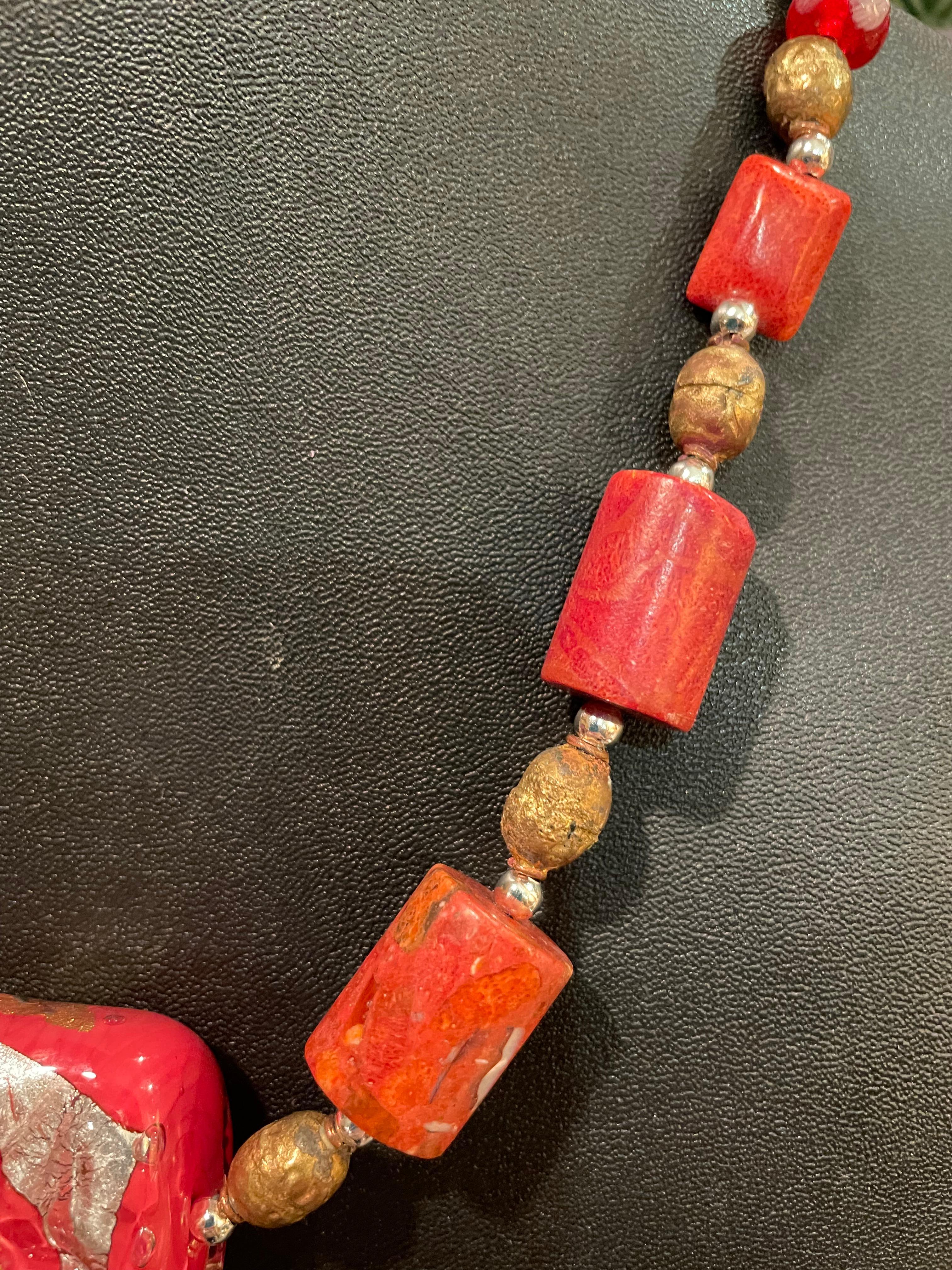 LB offers a handmade, one of a kind, Venetian bead and coral necklace with brass In New Condition For Sale In Pittsburgh, PA