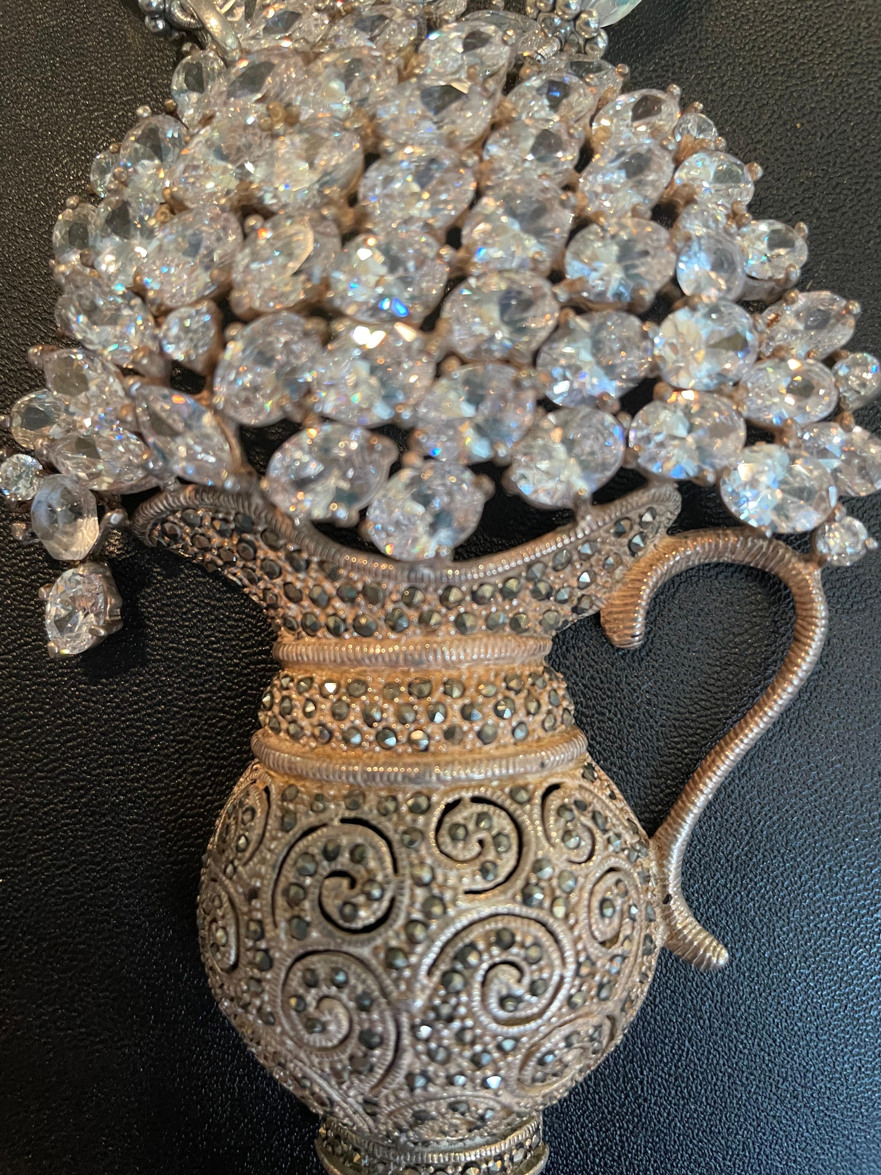 LB offers a Stunning, OOAK , Sterling and Crystal, Vintage Urn  Pendant necklace 4