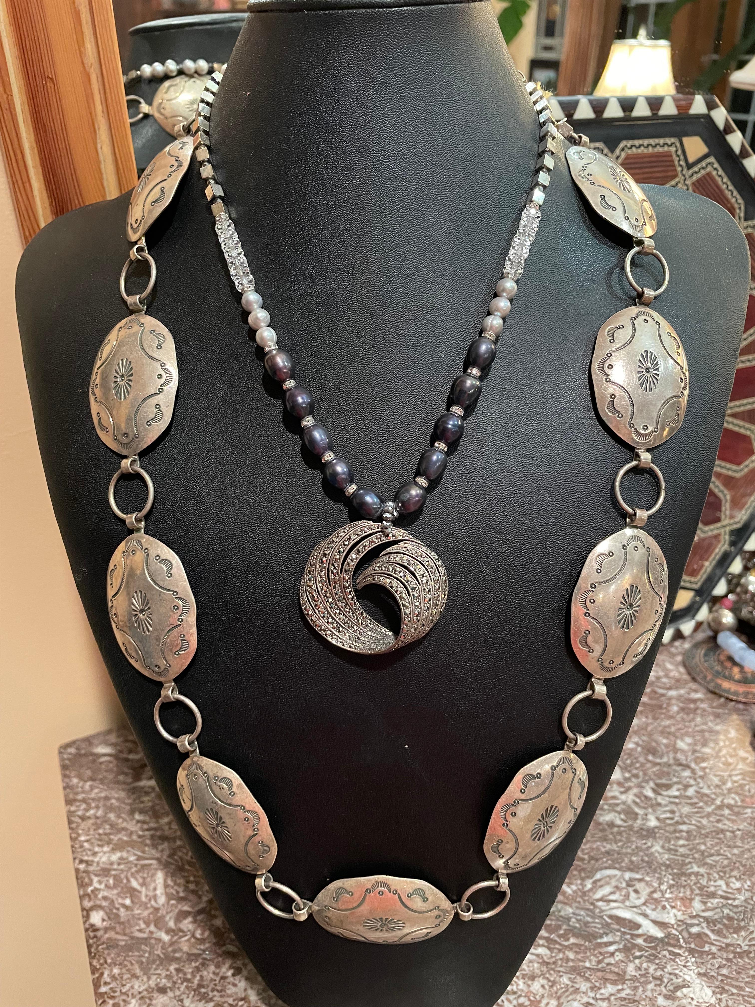 LB offre una collana concha d'argento Navajo vintage. in vendita 5