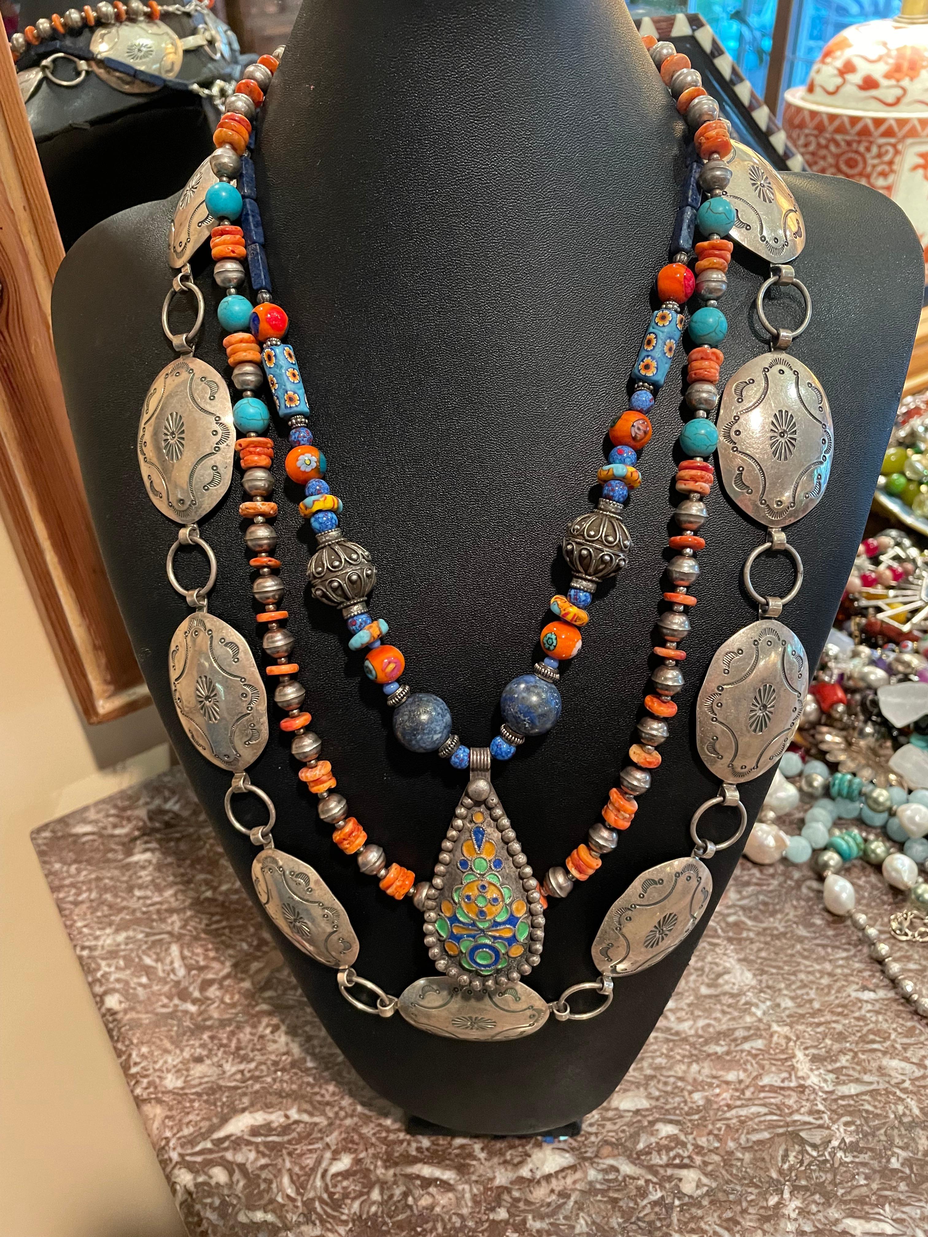 LB offre una collana concha d'argento Navajo vintage. in vendita 6