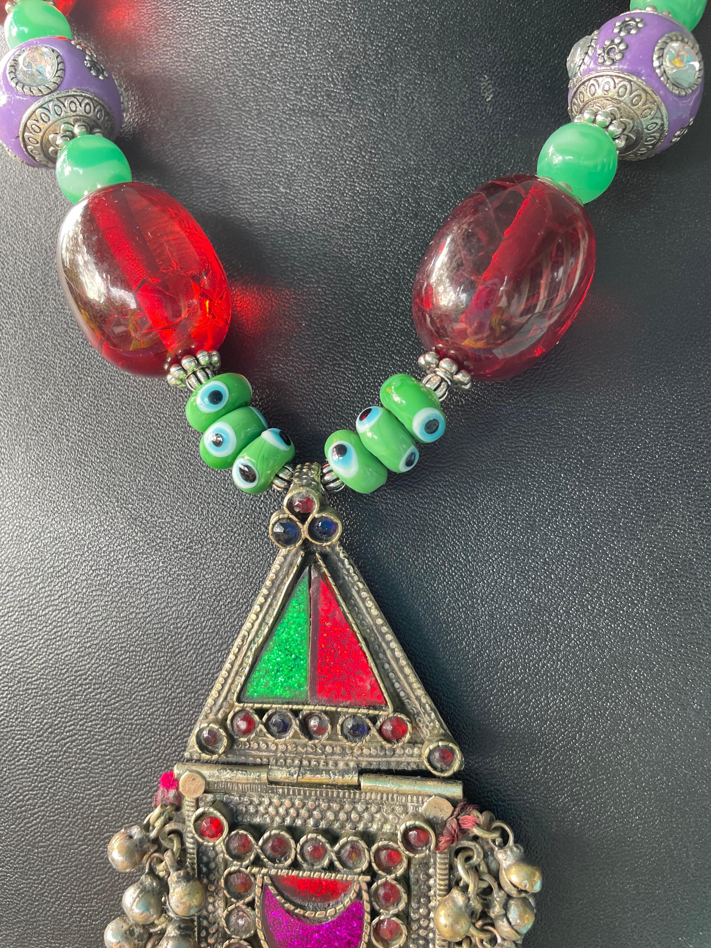 LB offers Afghani Vintage Enamel Chains Pendant Venetian Resin Glass SS Necklace In Good Condition For Sale In Pittsburgh, PA