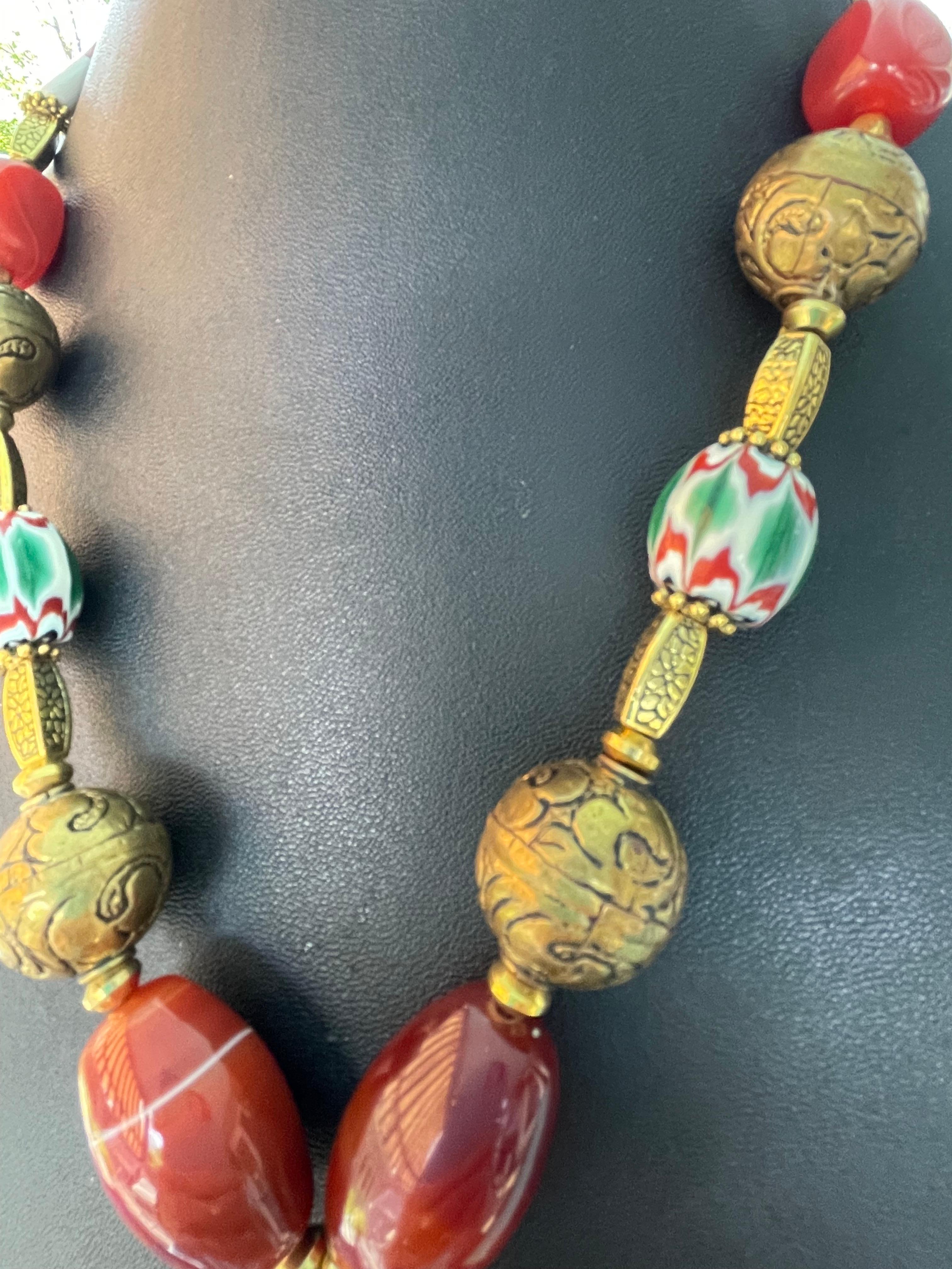 LB bietet afrikanische Messingmaske aus Karneol und tibetischem Messing, Vintage venezianische Vintage-Halskette im Angebot 2