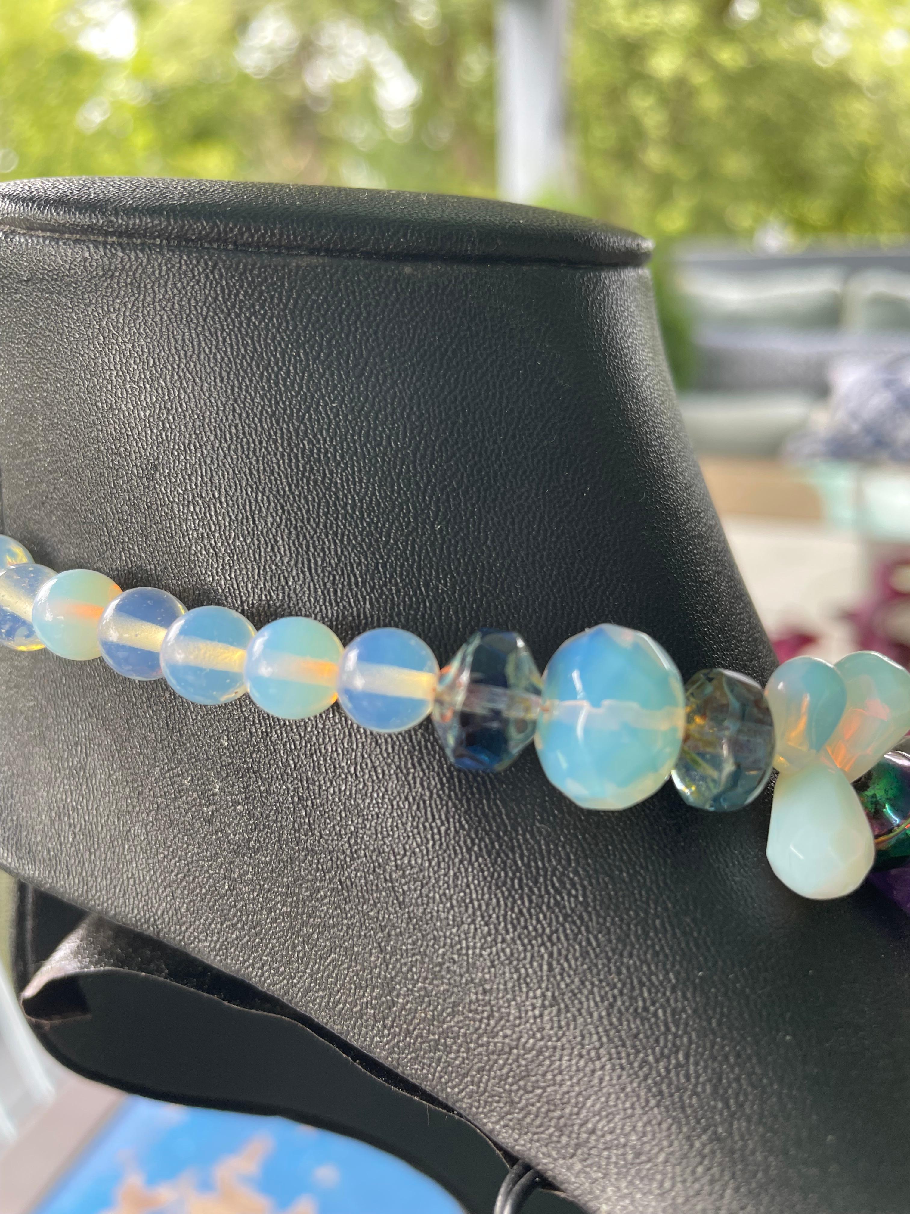 LB bietet Amethyst Speere Opalglas Teardrops Tschechisches Glas Halskette im Angebot 4
