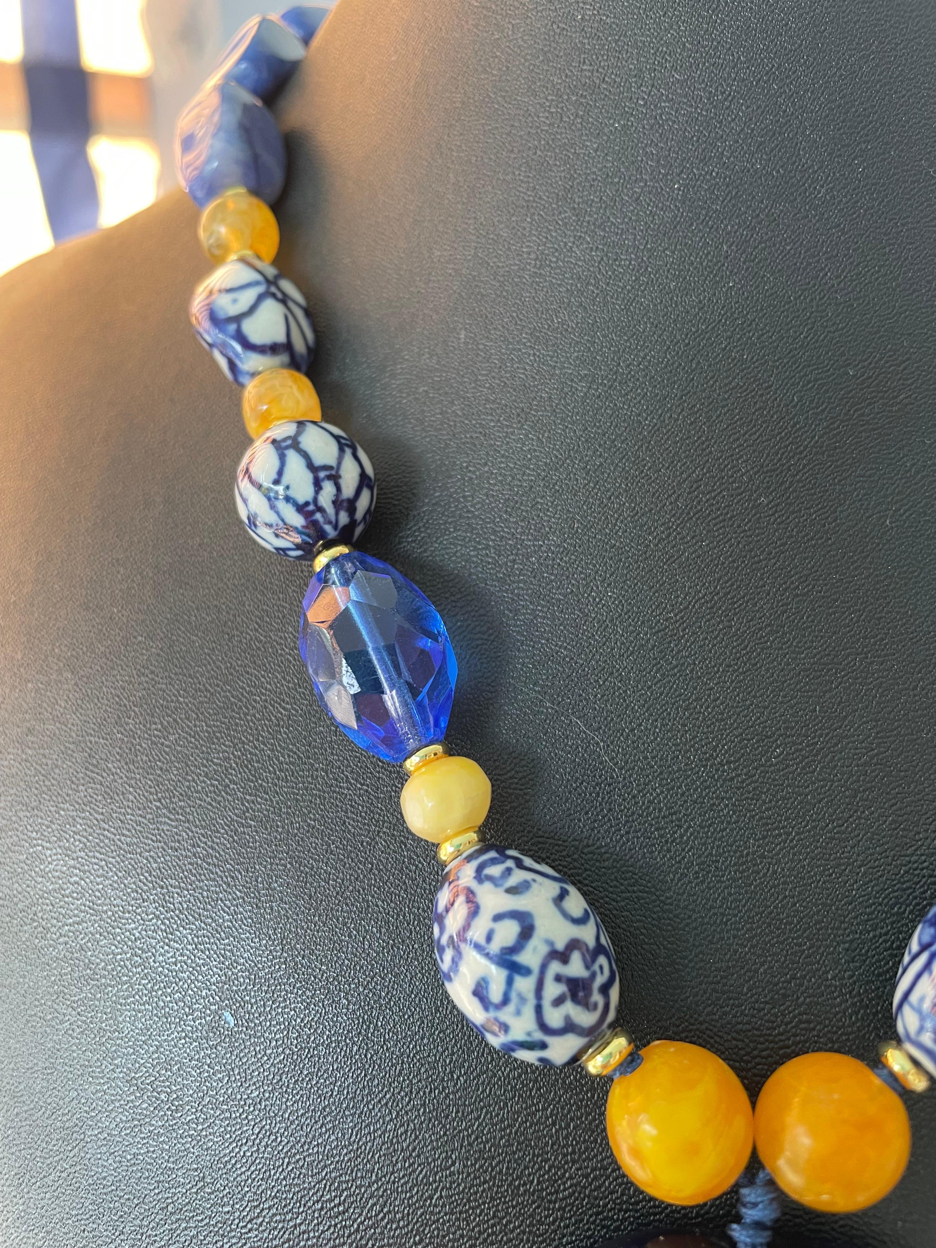 LB offers Blown French glass Delft Vintage Crystal Lapis Amber Resin Necklace In Good Condition For Sale In Pittsburgh, PA