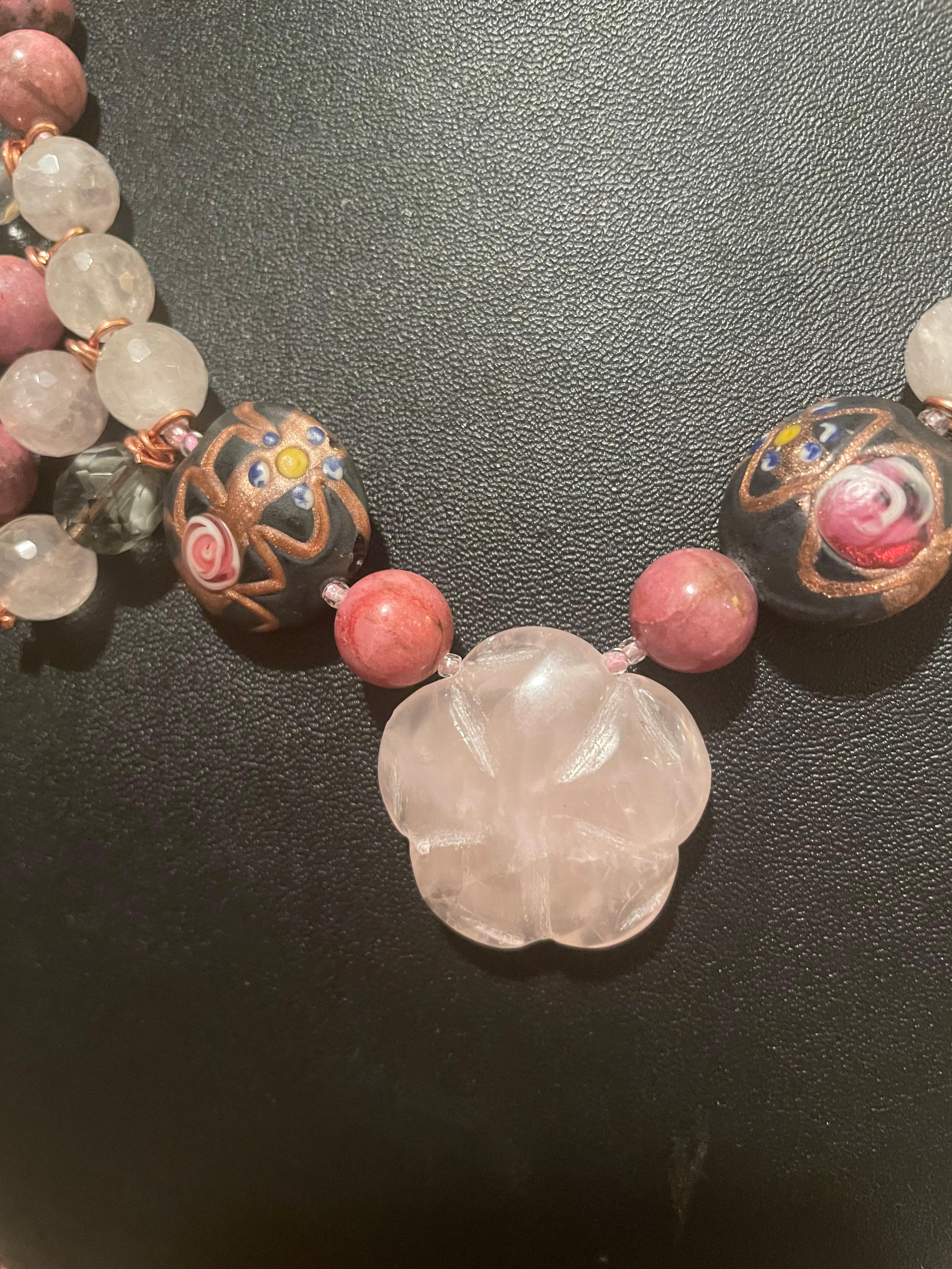 LB bietet geschnitzten Rosenquarz venezianischen Rhodochrosit Labradorit Glas Halskette für Damen oder Herren im Angebot