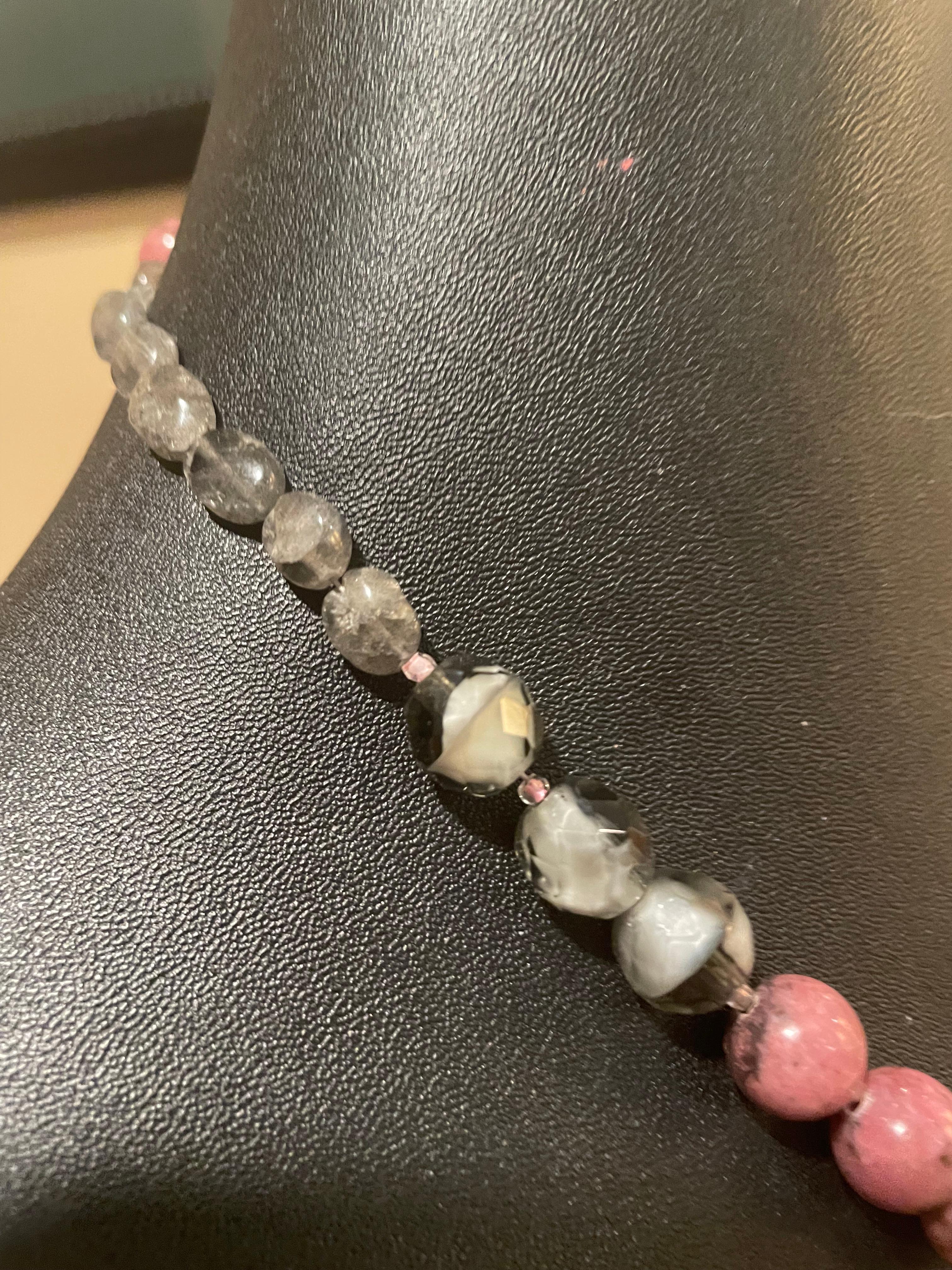 LB bietet geschnitzten Rosenquarz venezianischen Rhodochrosit Labradorit Glas Halskette im Angebot 2