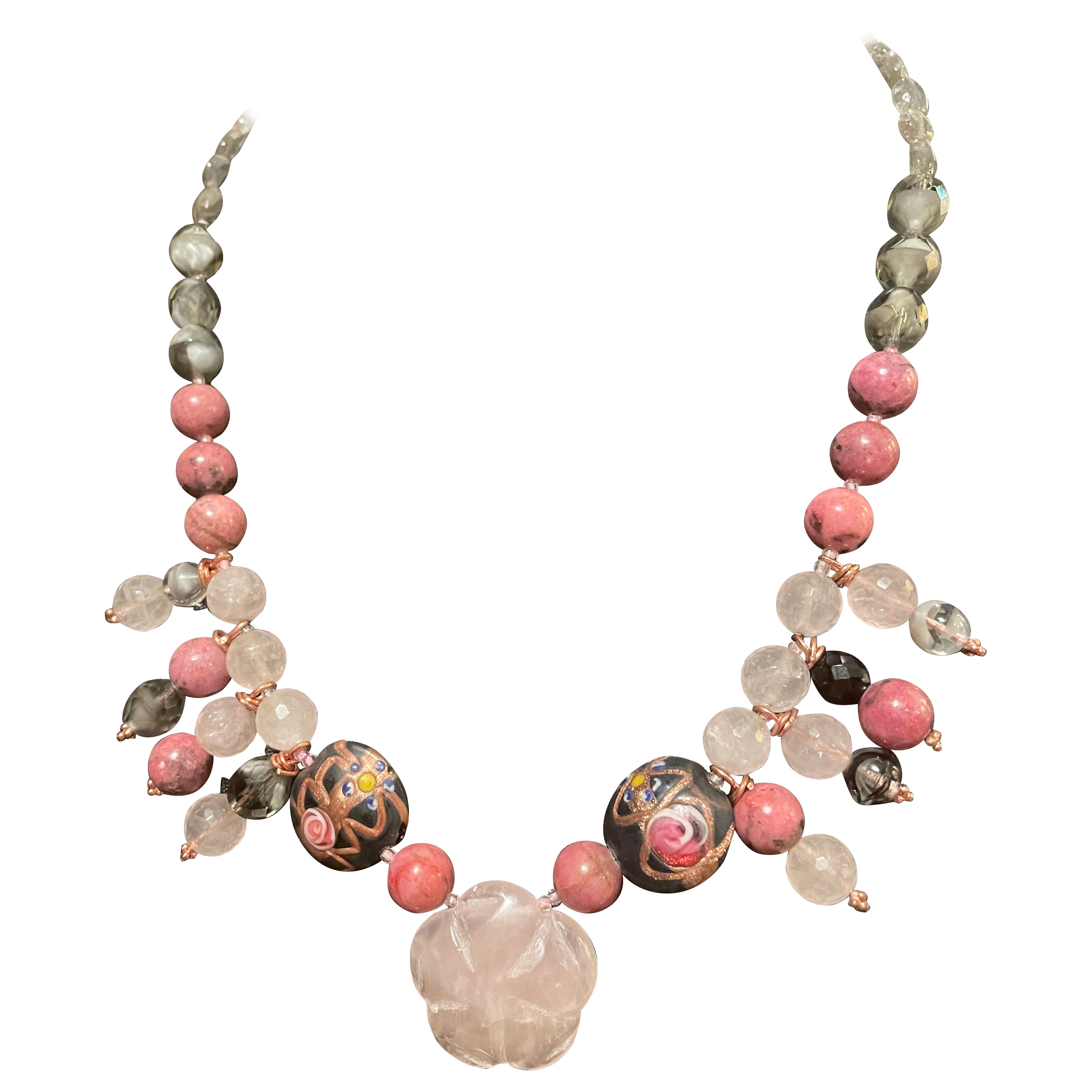 LB offre Collier de quartz rose sculpté, rhodochrosite vénitienne et labradorite en verre