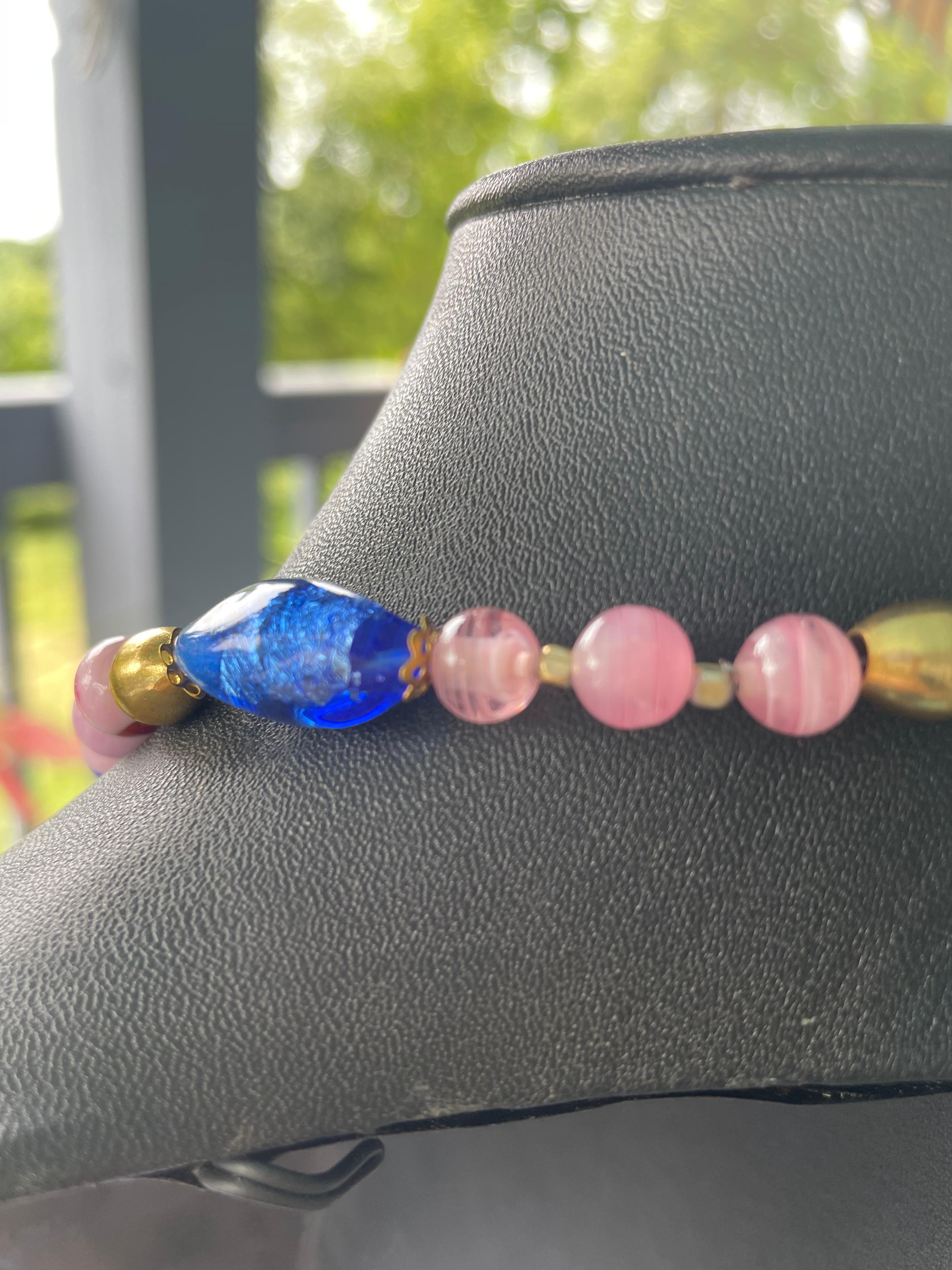 LB offre un ciondolo Cloisonné cinese, una collana di perle d'ottone di vetro francese veneziano in vendita 3