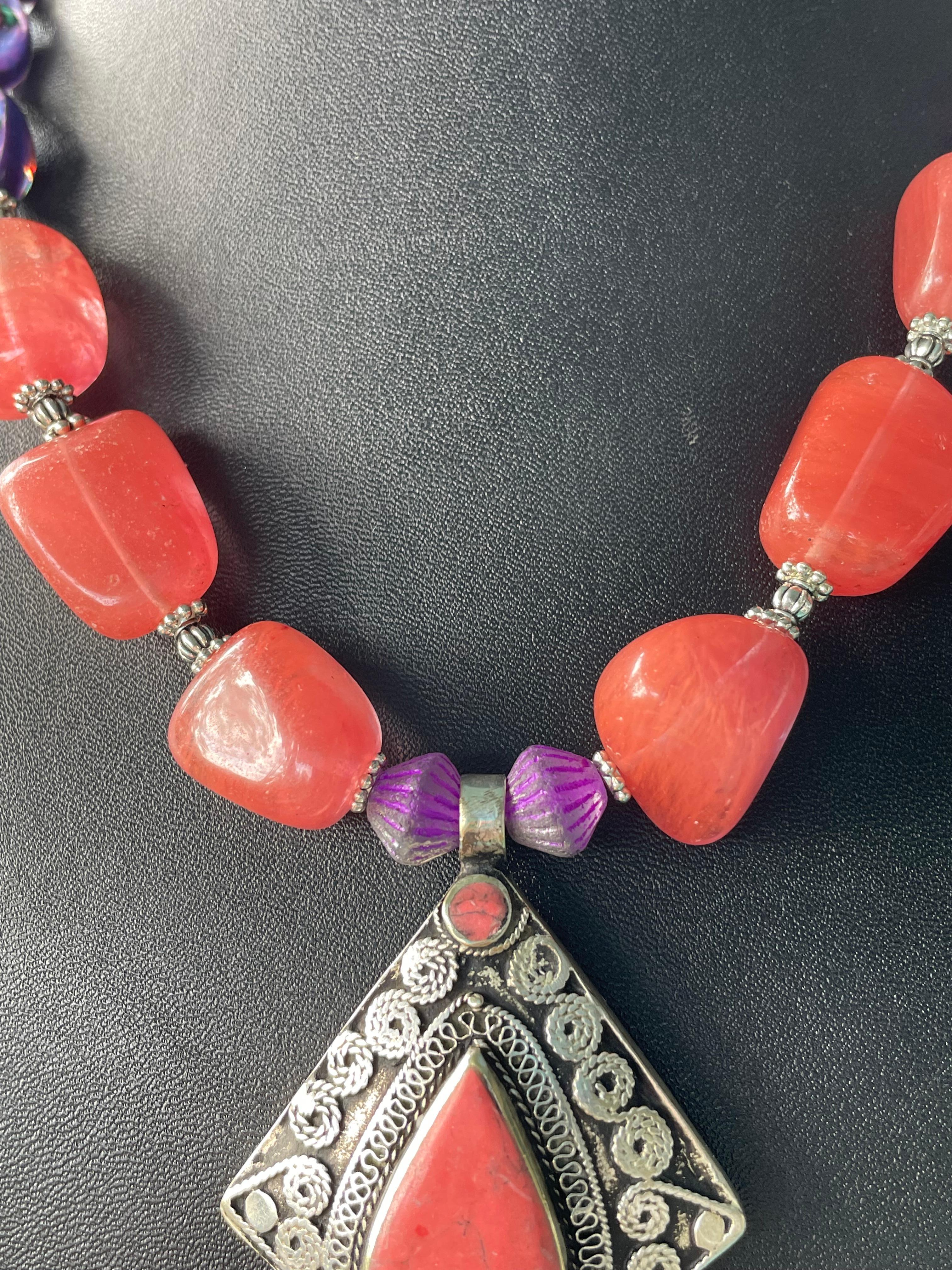 LB ofrece Coral Tibetano Colgante de pez Cuarzo rosa Cristal veneciano Collar de plata Angloindio en venta