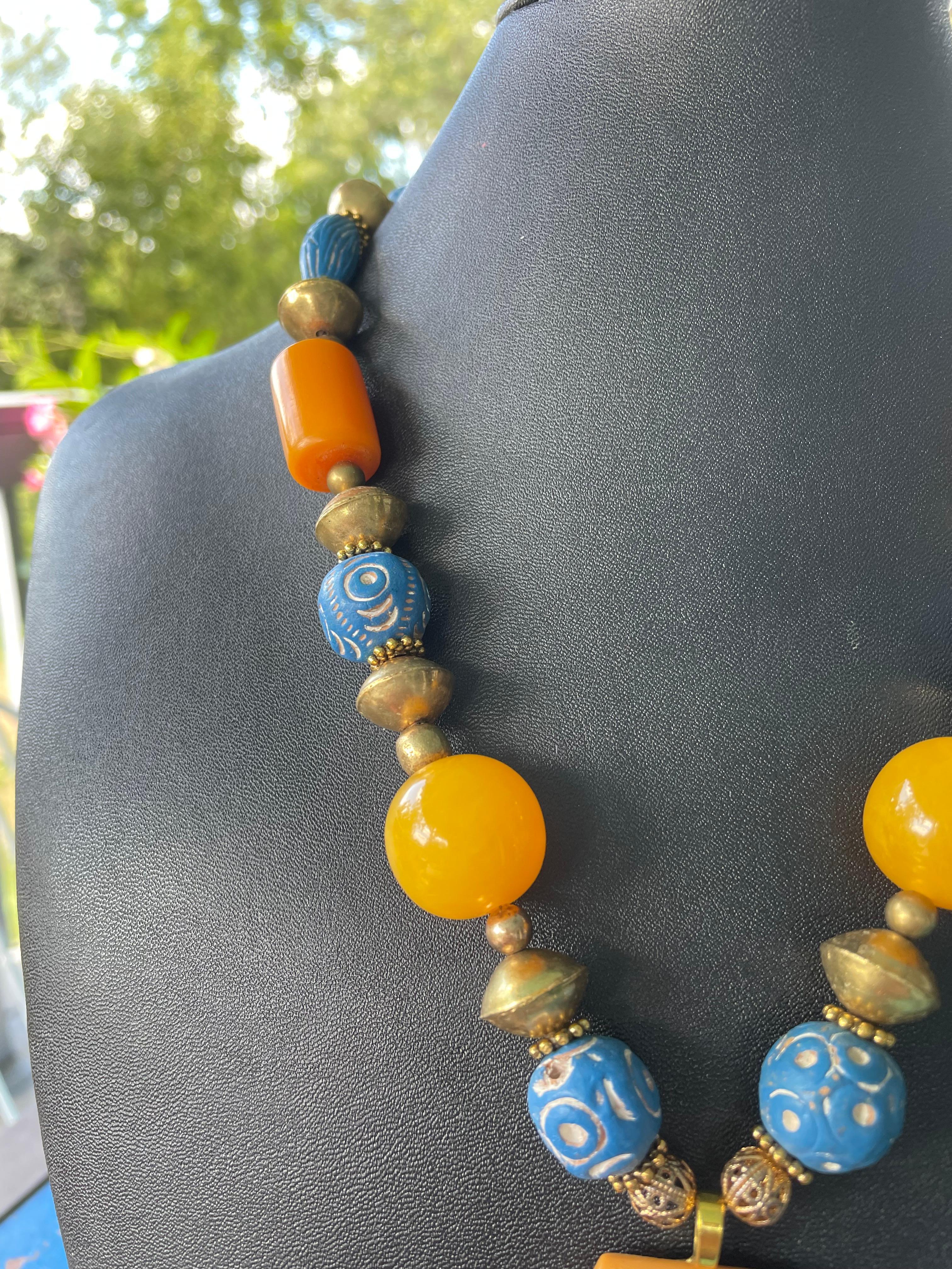 LB offre una collana di argilla africana in stile Deco in bachelite lustrata tibetana 