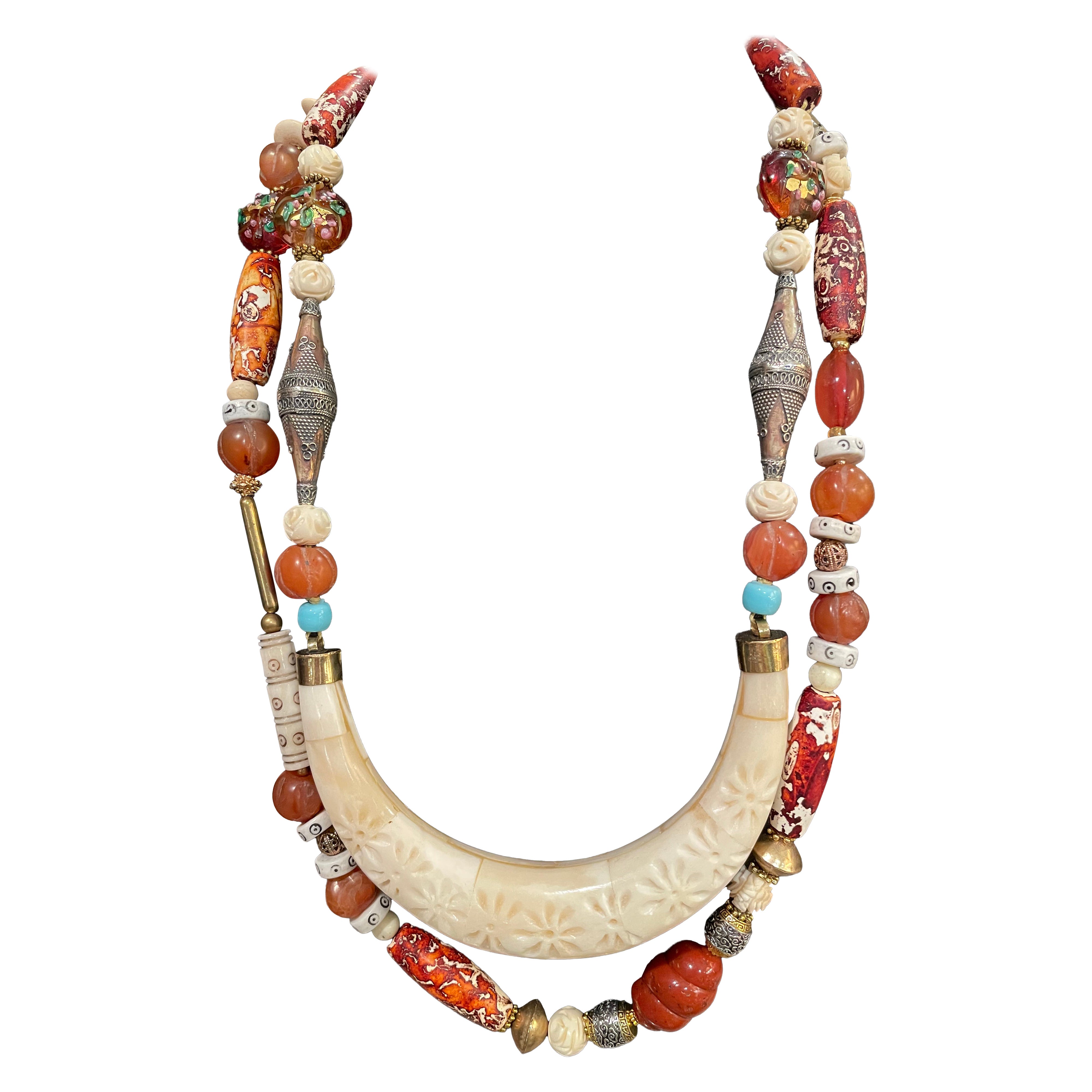 LB ofrece Collar de doble vuelta de hueso cornalina madera plata ágata veneciana latón en venta