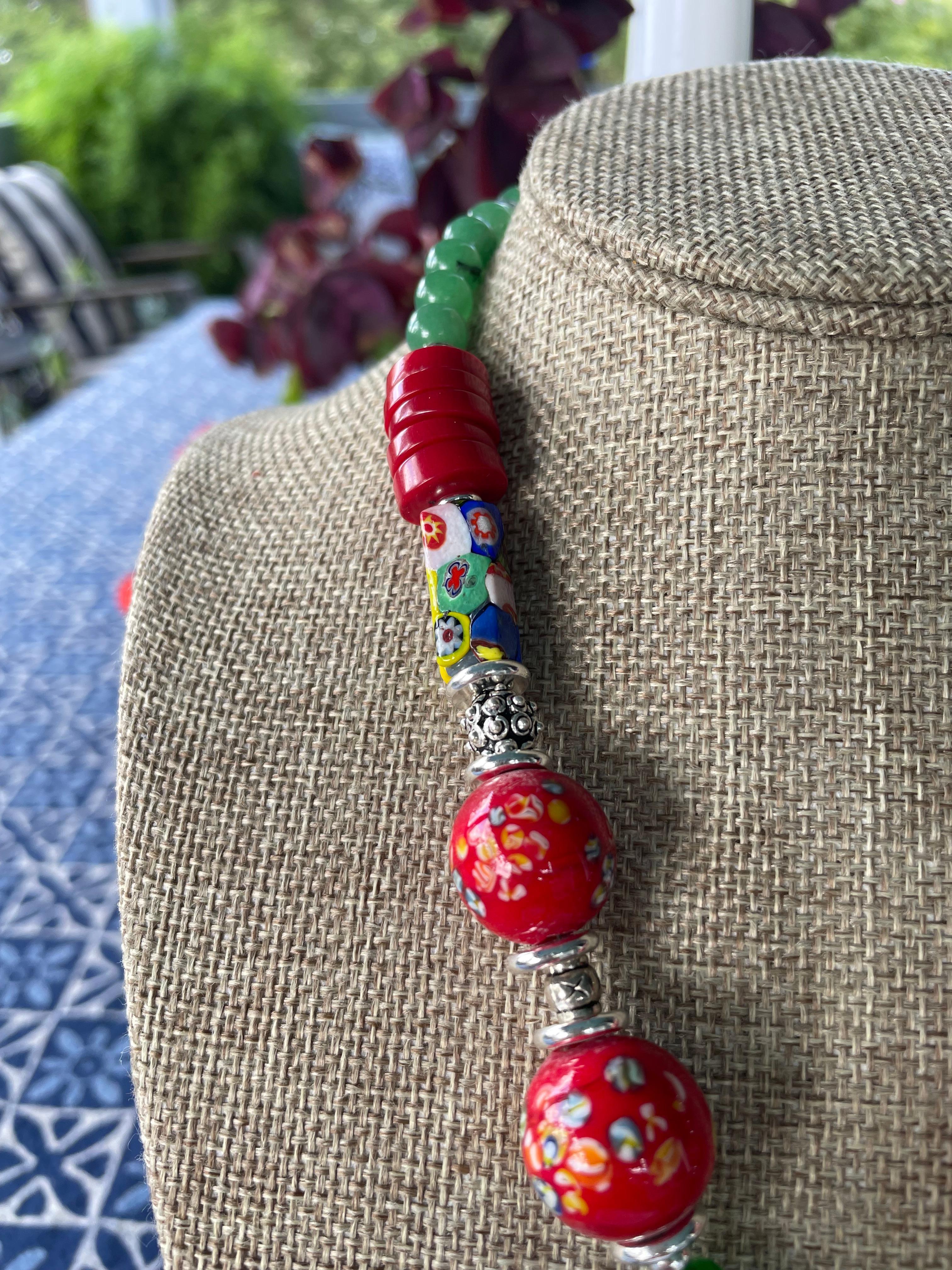 LB offre il ciondolo di vetro francese Collana di corallo di vetro veneziano di vetro di Pechino SS in vendita 1