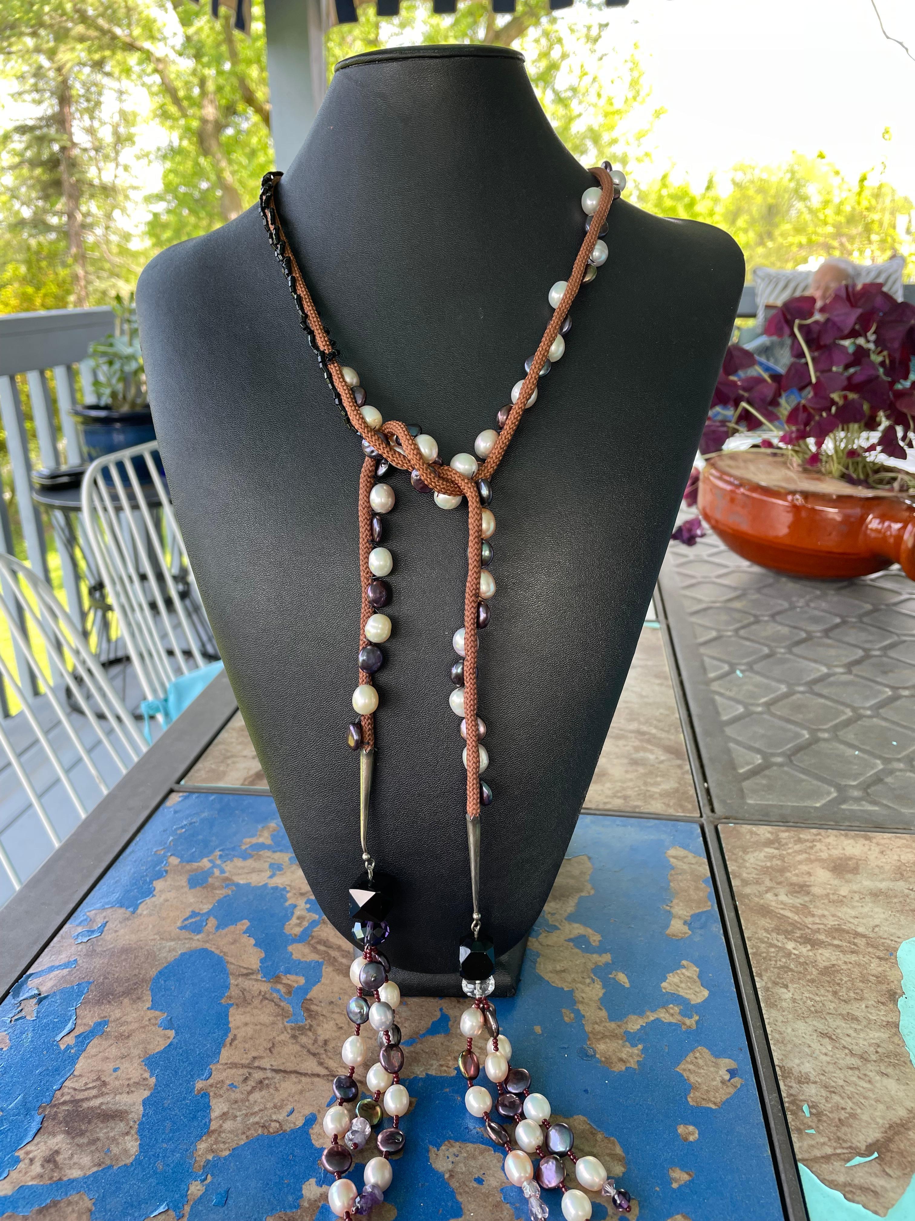 LB propose des perles d'eau douce en verre et argent sterling cousu sur un collier à cordon en vente 3