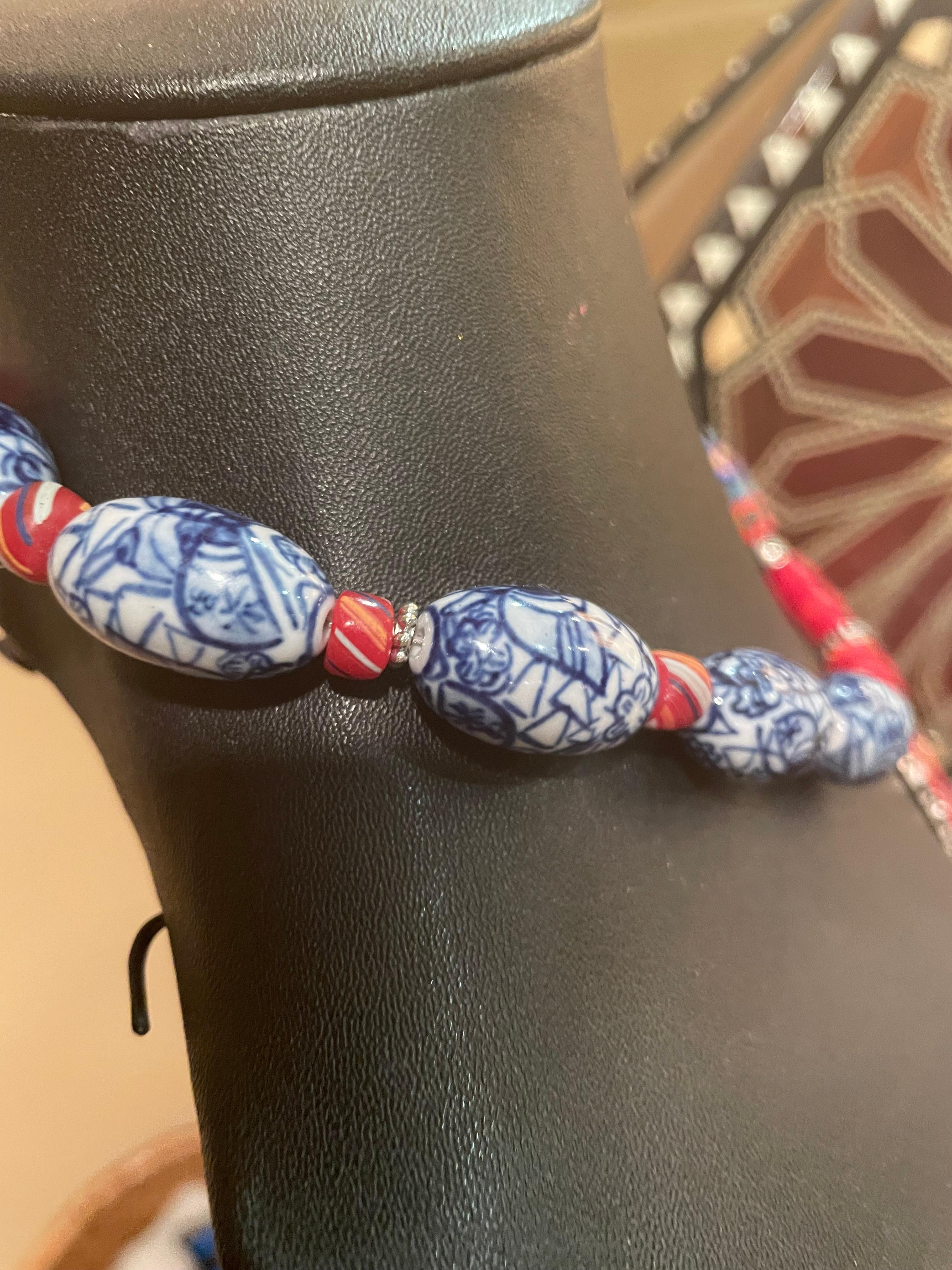 LB bietet Intarsien Tibetischer Anhänger Koralle Vintage venezianische chinesische Keramik Halskette für Damen oder Herren