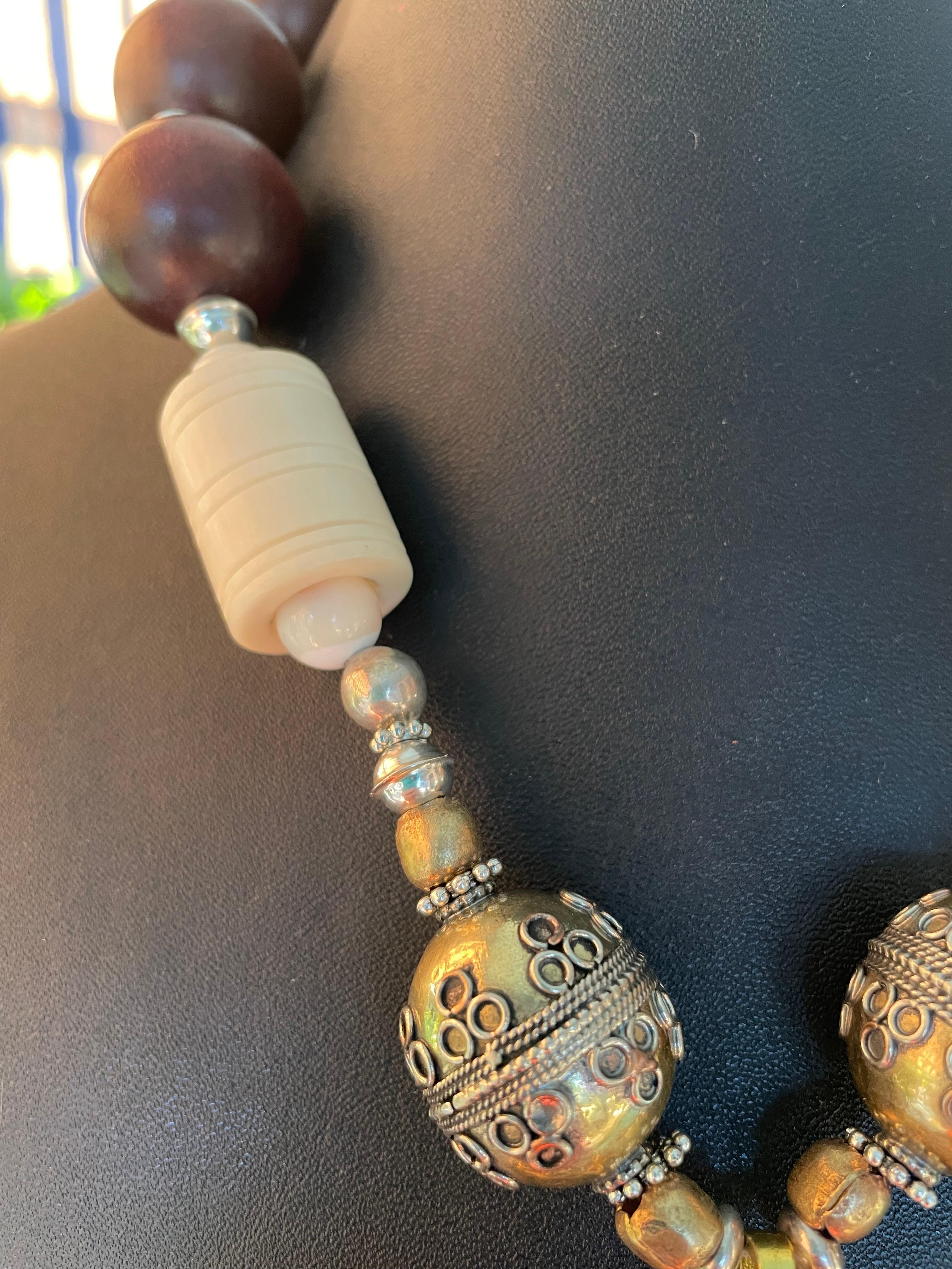 LB offre Grande testa di leone con fibbia in ottone Spilla di leone in argento Collana in legno d'osso in vendita 2