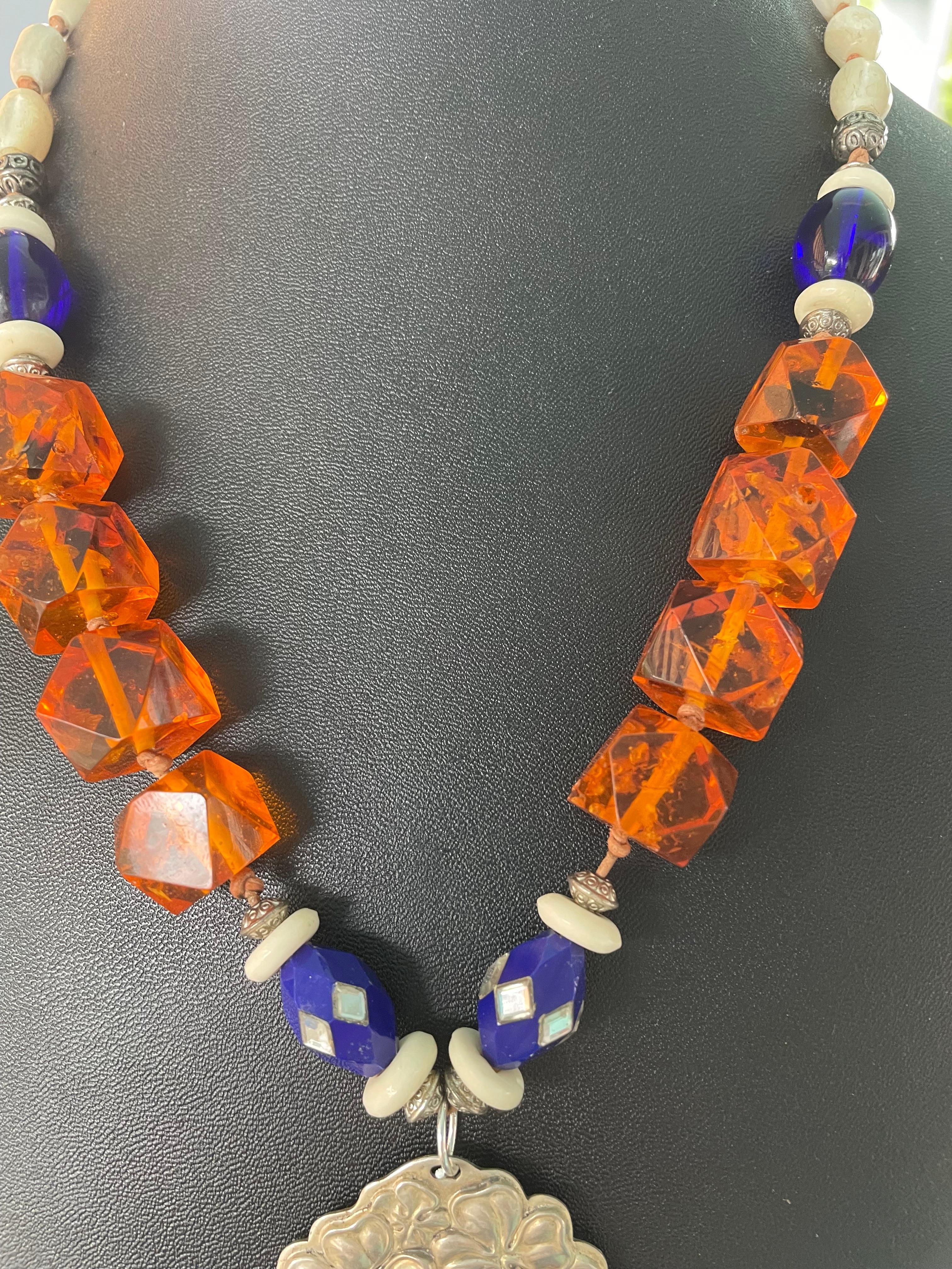 Perle LB offre Reed and Barton SS whistle Pendant Amber MOP Crystal Czech glass Necklace en vente