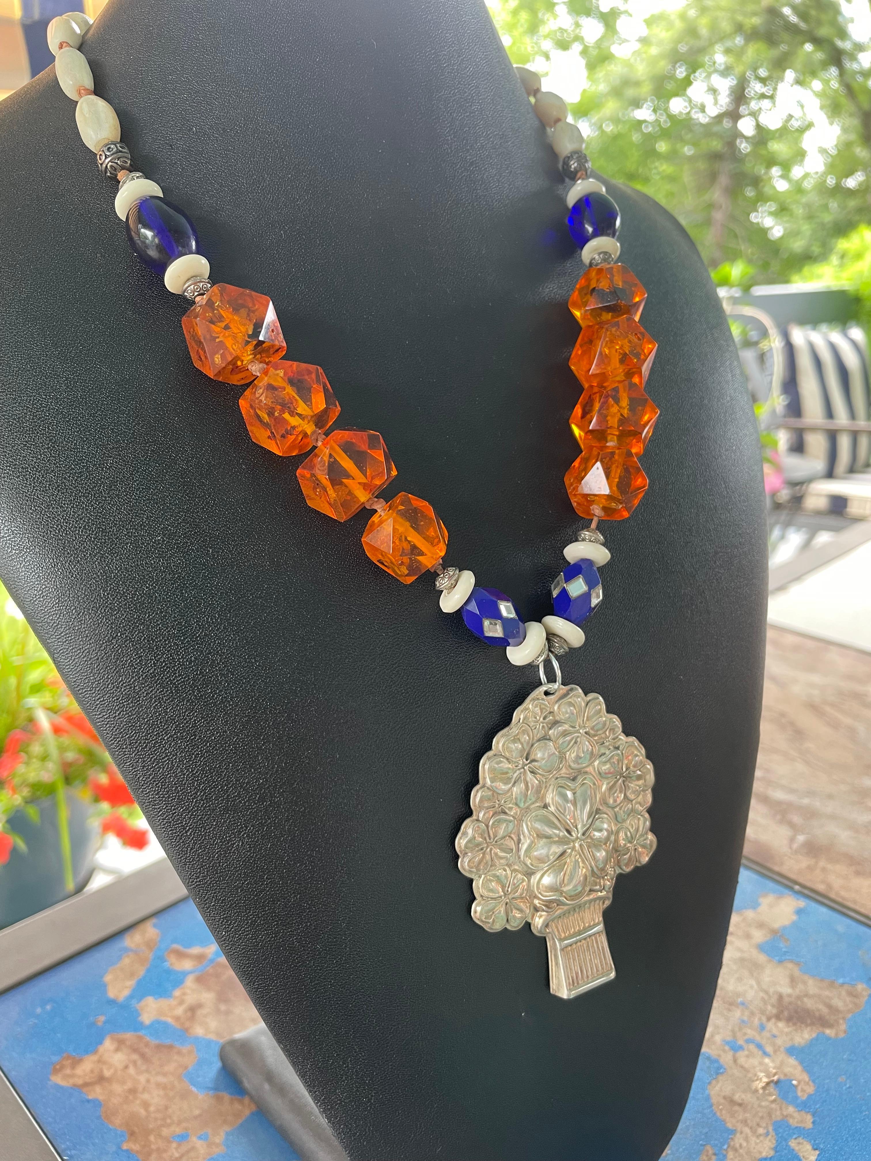 LB offre Reed and Barton SS whistle Pendant Amber MOP Crystal Czech glass Necklace Unisexe en vente