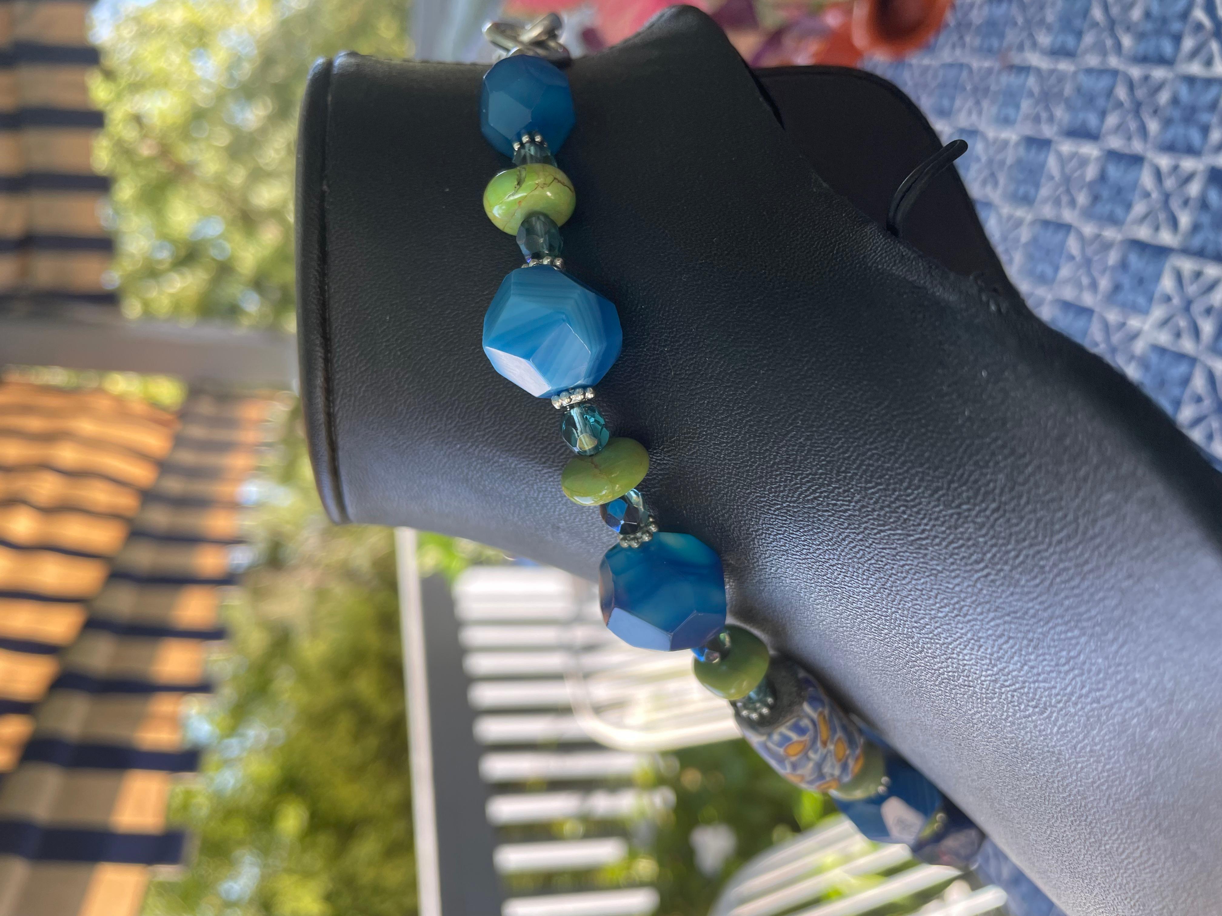 LB offers Tibetan Silver Lapis pendant Blue Agates Turquoise Venetian necklace For Sale 4