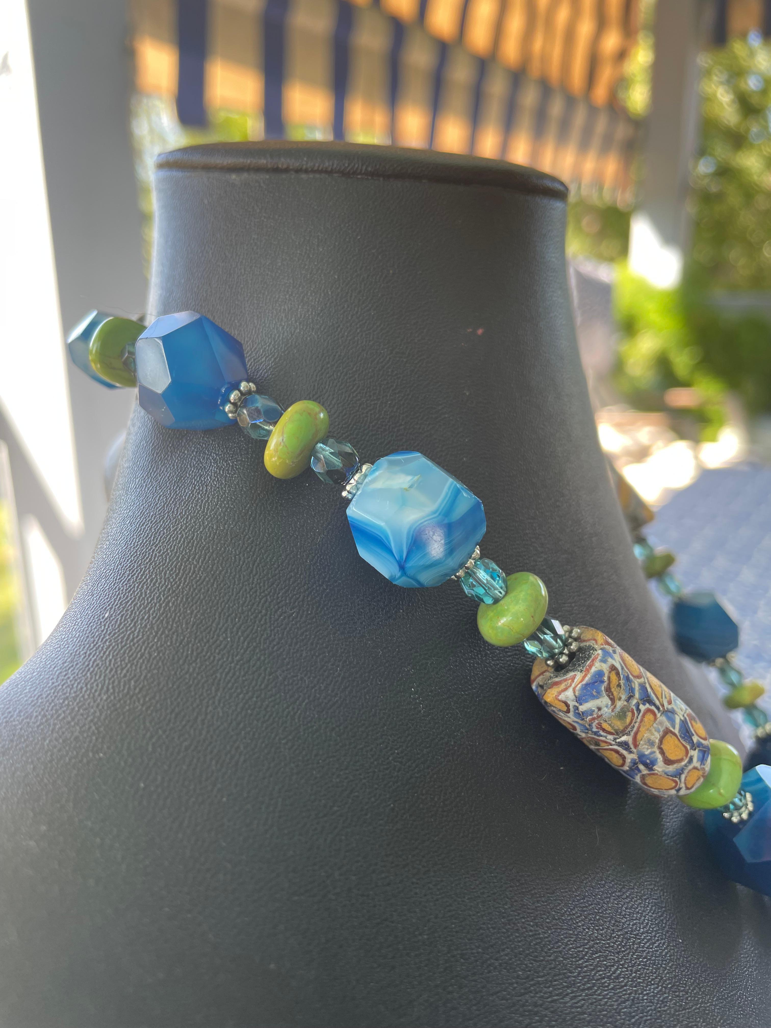 LB offers Tibetan Silver Lapis pendant Blue Agates Turquoise Venetian necklace For Sale 2