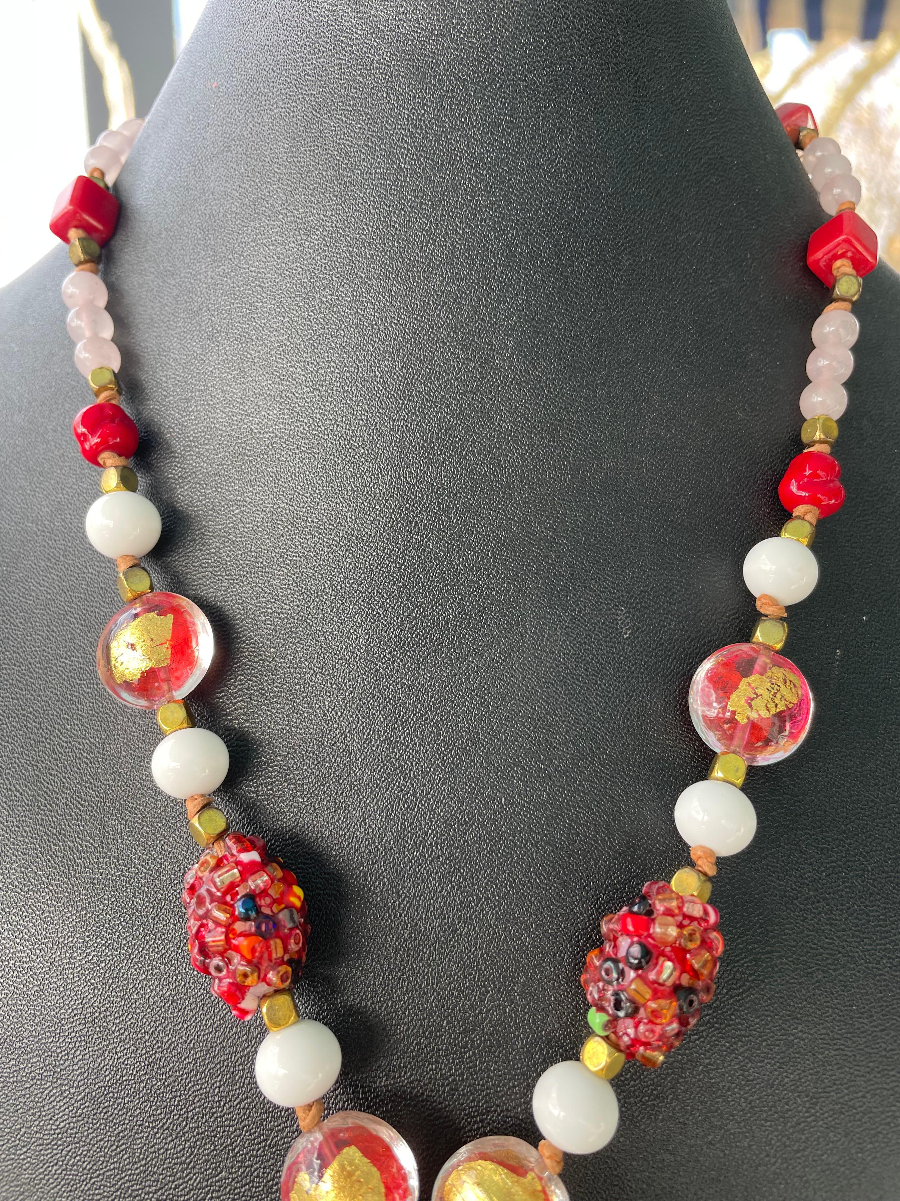 LB offre Pendentif coeur en verre vénitien Collier de perles de quartz vénitien vintage Bon état - En vente à Pittsburgh, PA