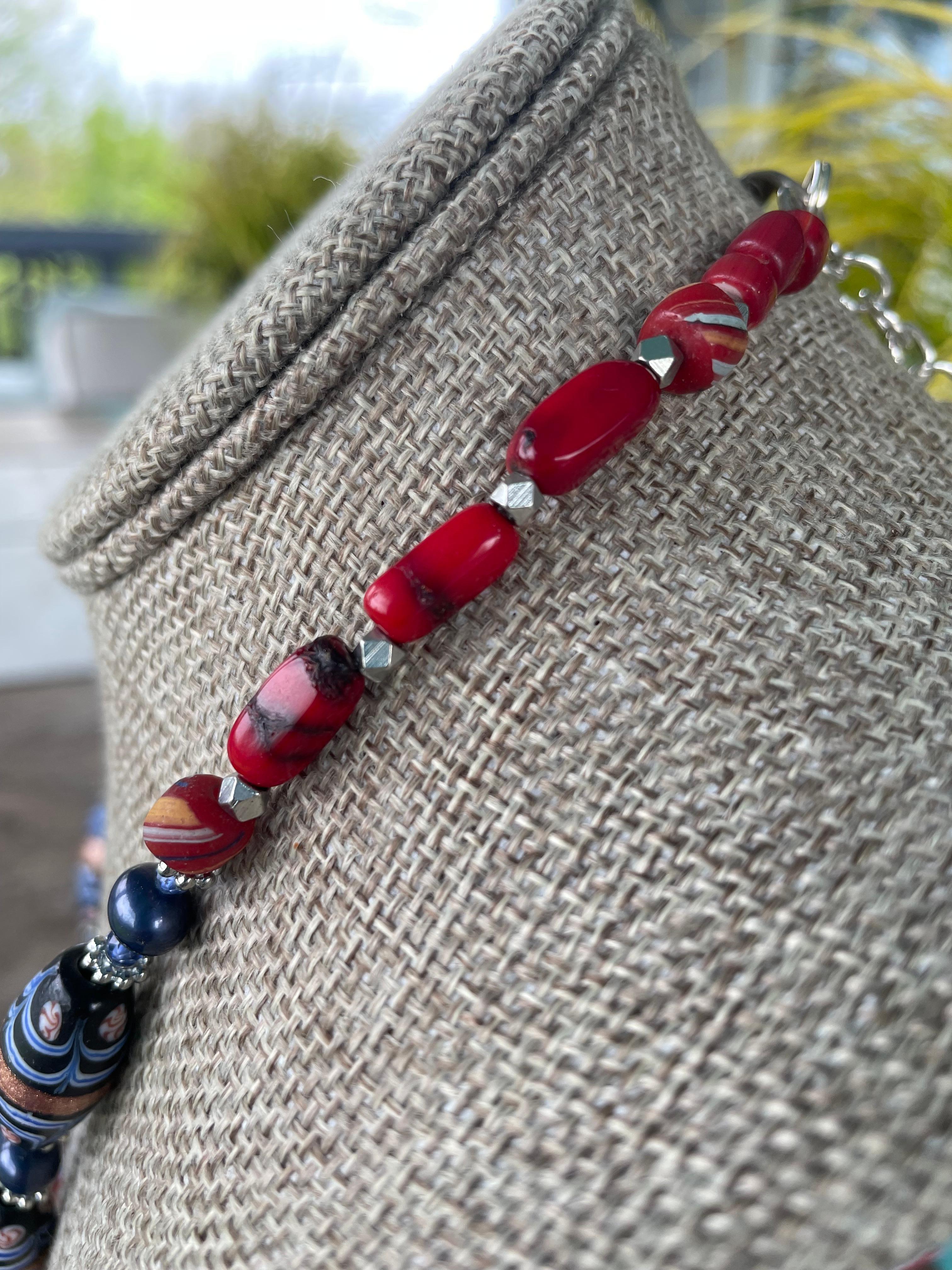LB offers Vintage Afghani Lapis Lazuli pendant Venetian glass vintage necklace In Good Condition For Sale In Pittsburgh, PA