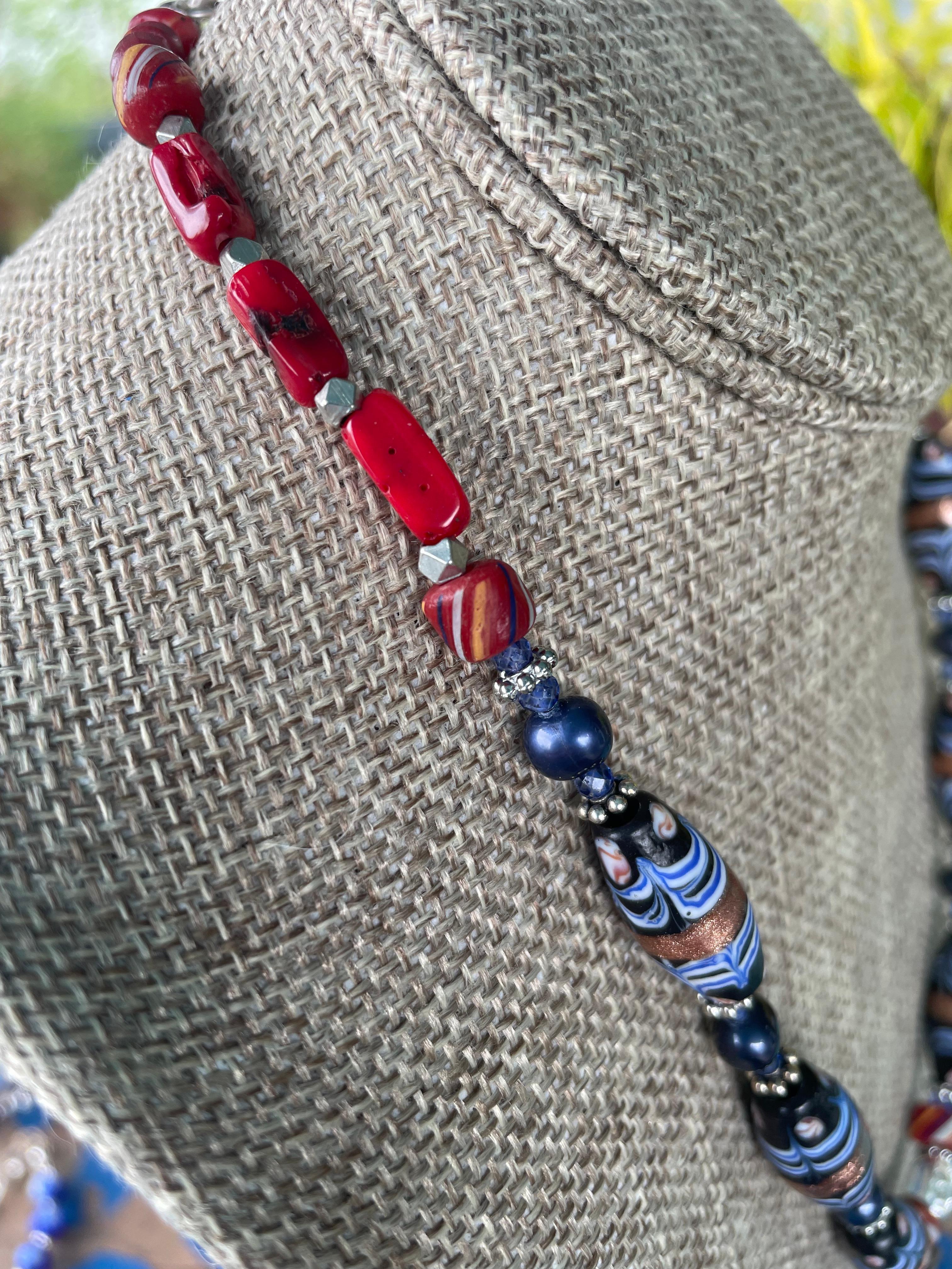 LB offers Vintage Afghani Lapis Lazuli pendant Venetian glass vintage necklace For Sale 1
