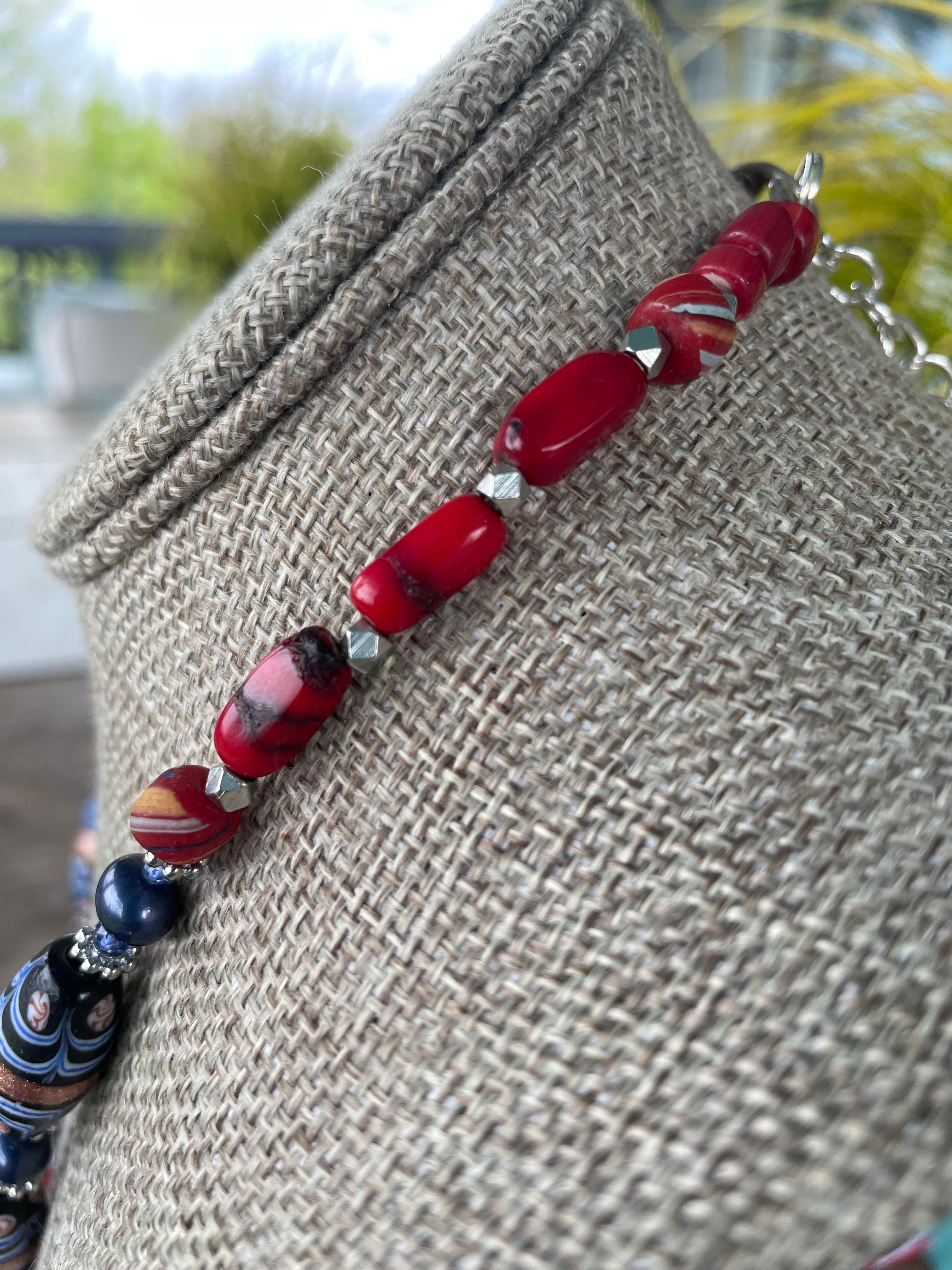 LB offers Vintage Afghani Lapis Lazuli pendant Venetian glass vintage necklace For Sale 2