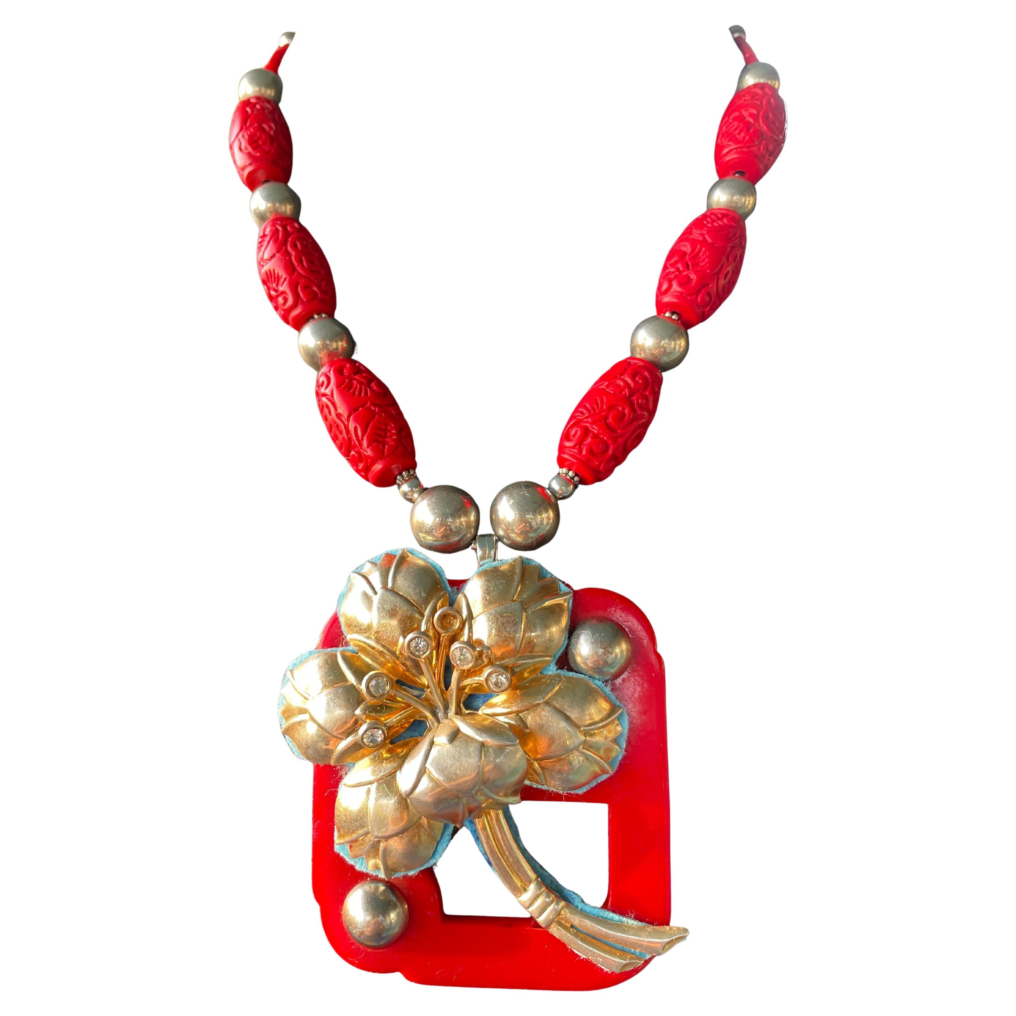 LB offre Vintage Bakelite Boucle Floral SS Broche Cinnabar Coral Necklace