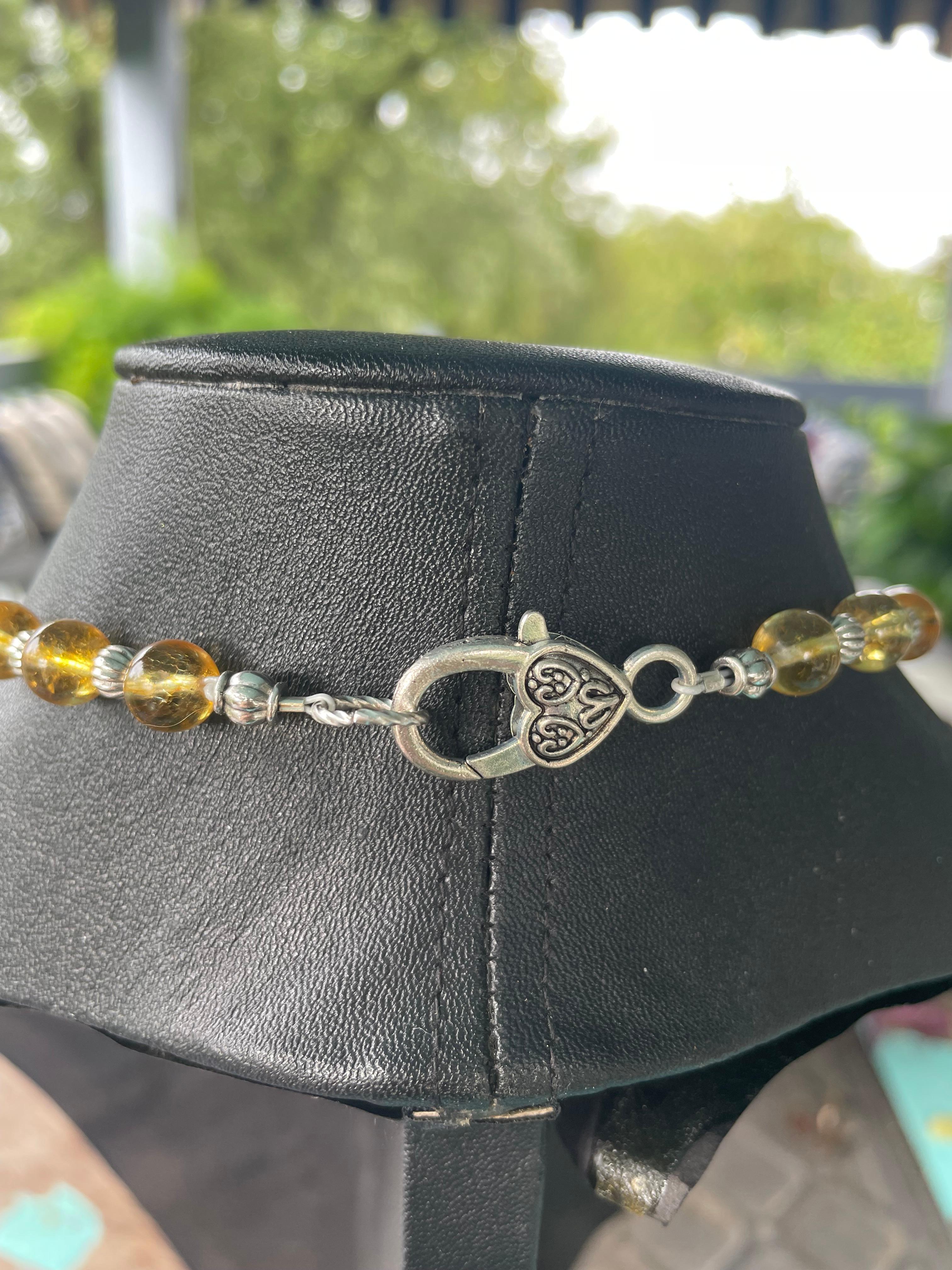 LB offre una collana vintage in bachelite con fibbia MOP e spilla in cristallo di quarzo veneziano in vendita 5