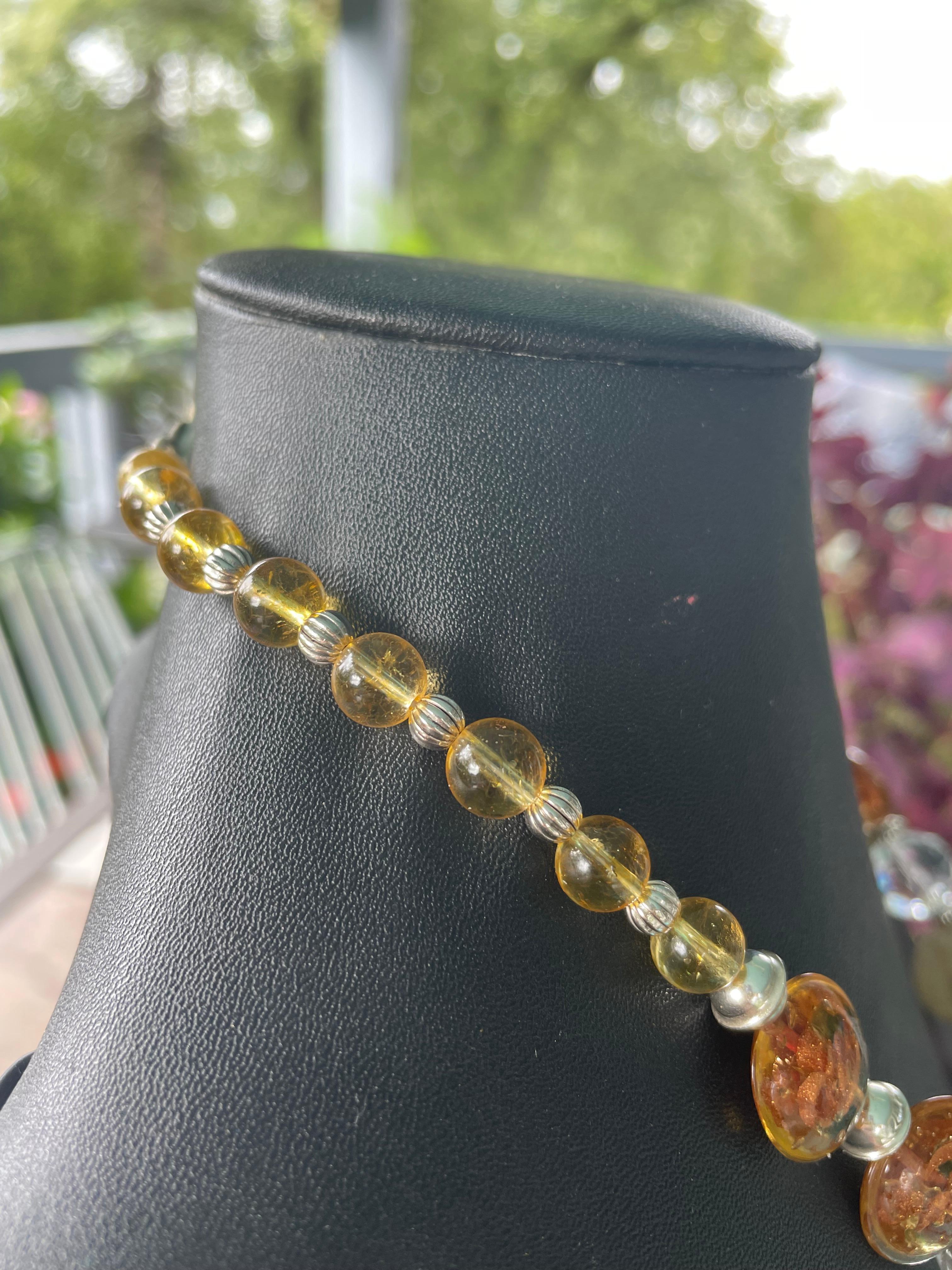 LB offre una collana vintage in bachelite con fibbia MOP e spilla in cristallo di quarzo veneziano in vendita 3