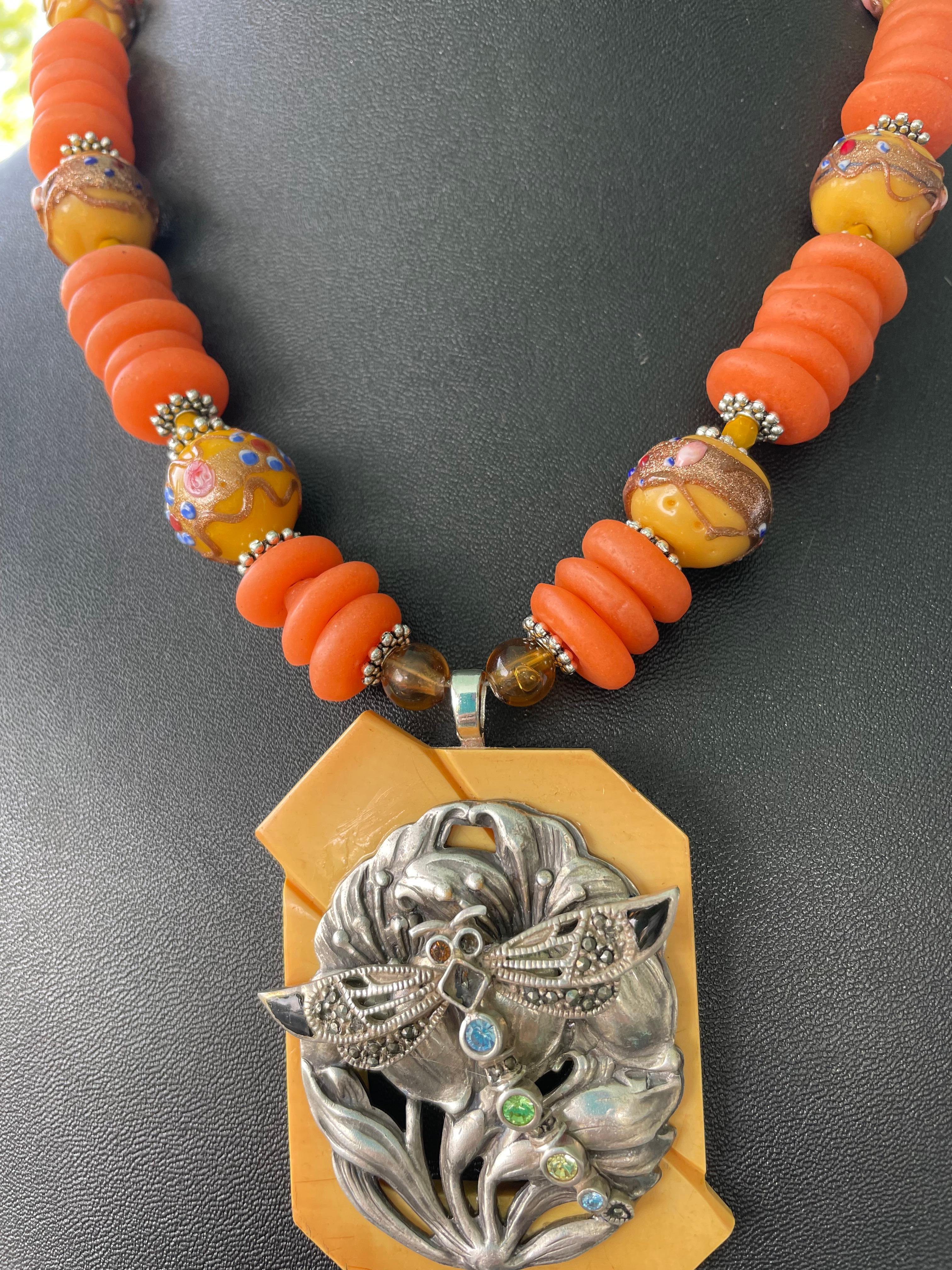 Art nouveau LB offers Vintage Bakelite Sterling Broches Venetian Wedding Beads Necklace en vente