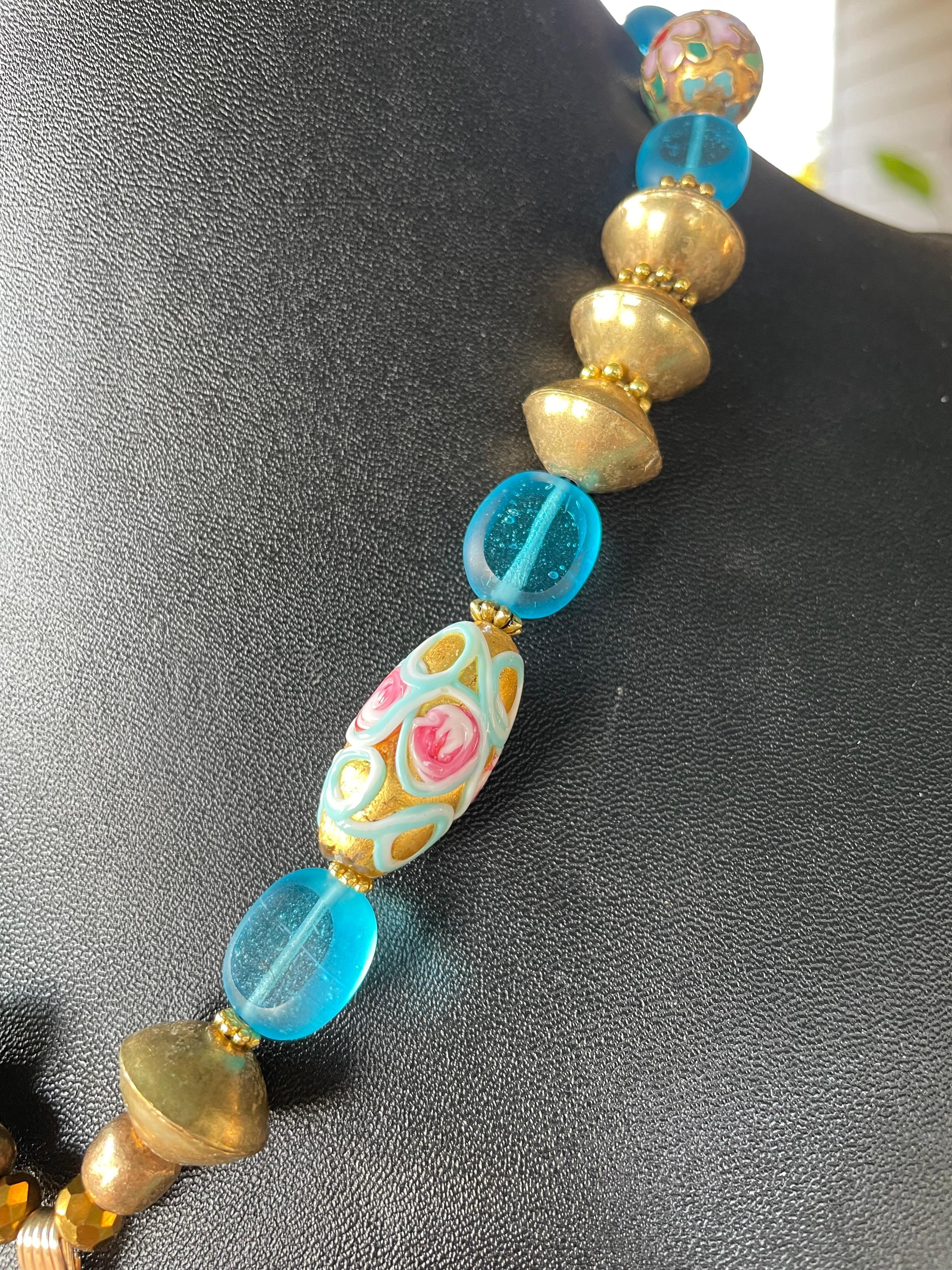Perlina LB offre spille vintage Collana afghana in ottone veneziana con cloisonné tibetano in vendita