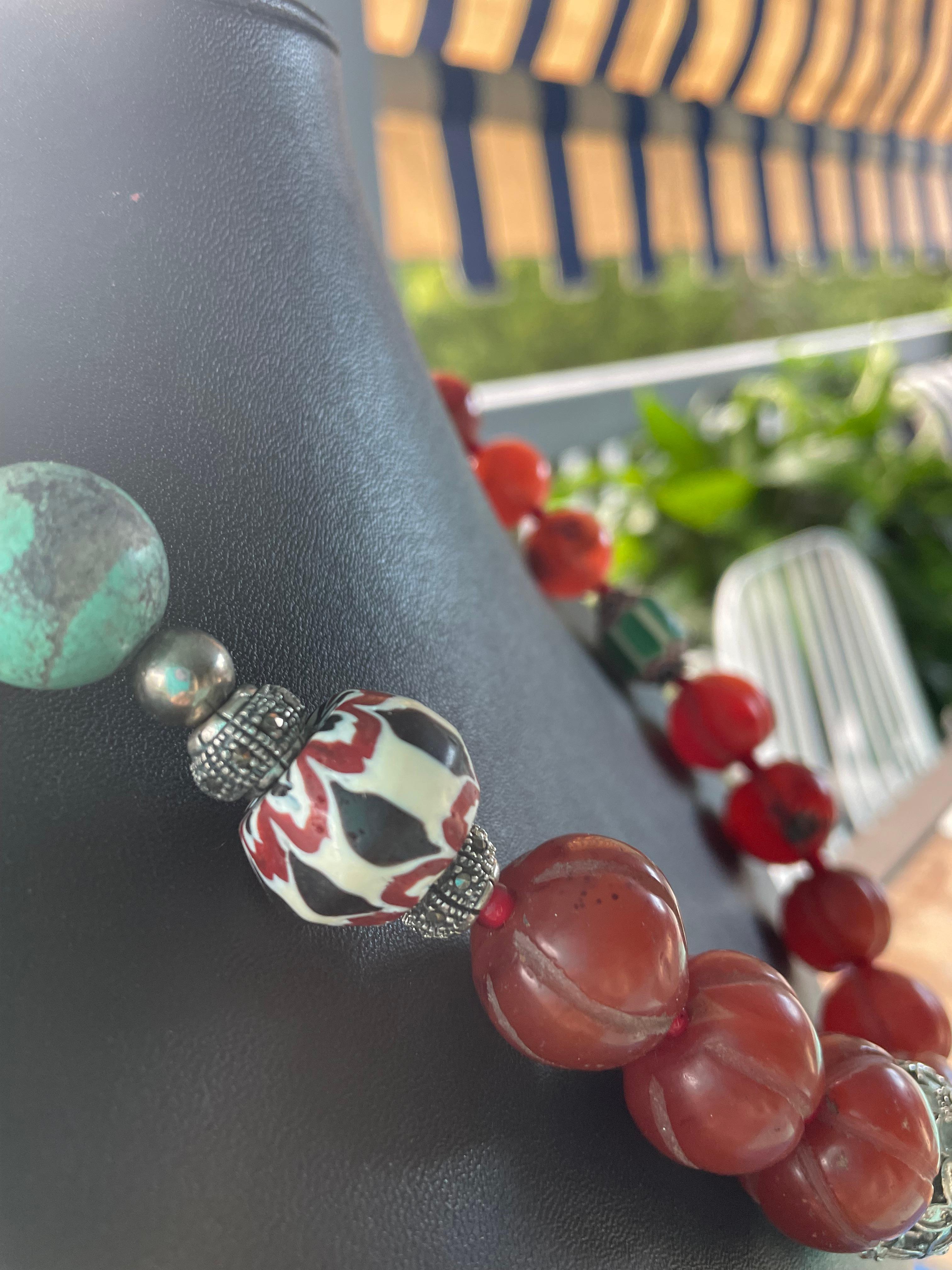LB offers Vintage Carved Carnelian Green Turquoise Jade Venetian Glass necklace For Sale 3