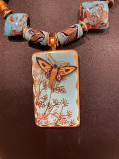 LB offre un ciondolo in ceramica vintage dipinto in vetro veneziano e ceco.