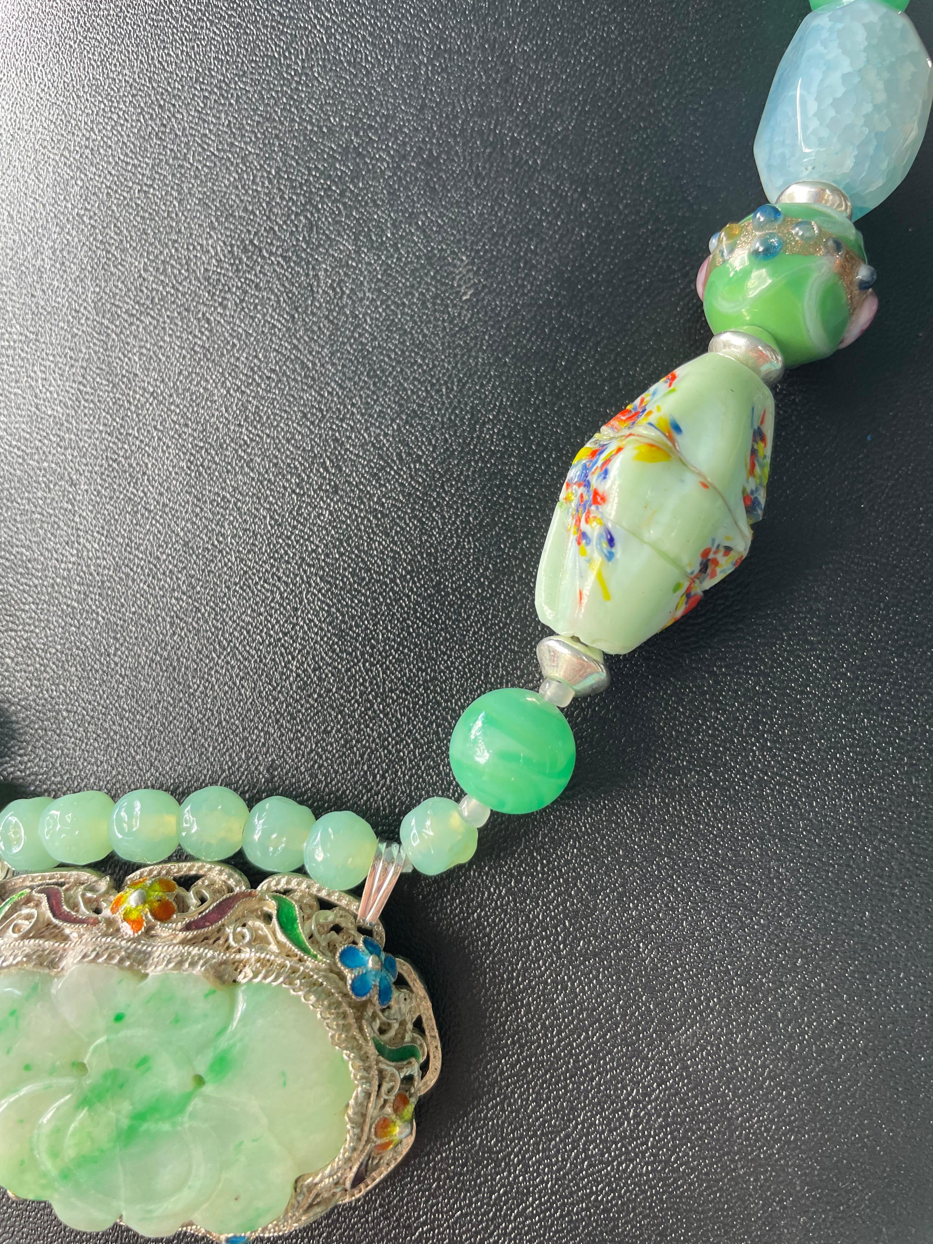 LB bietet Vintage Chinese Jade Sterling Emaille Brosche venezianischen Achaten Halskette (Ästhetizismus) im Angebot