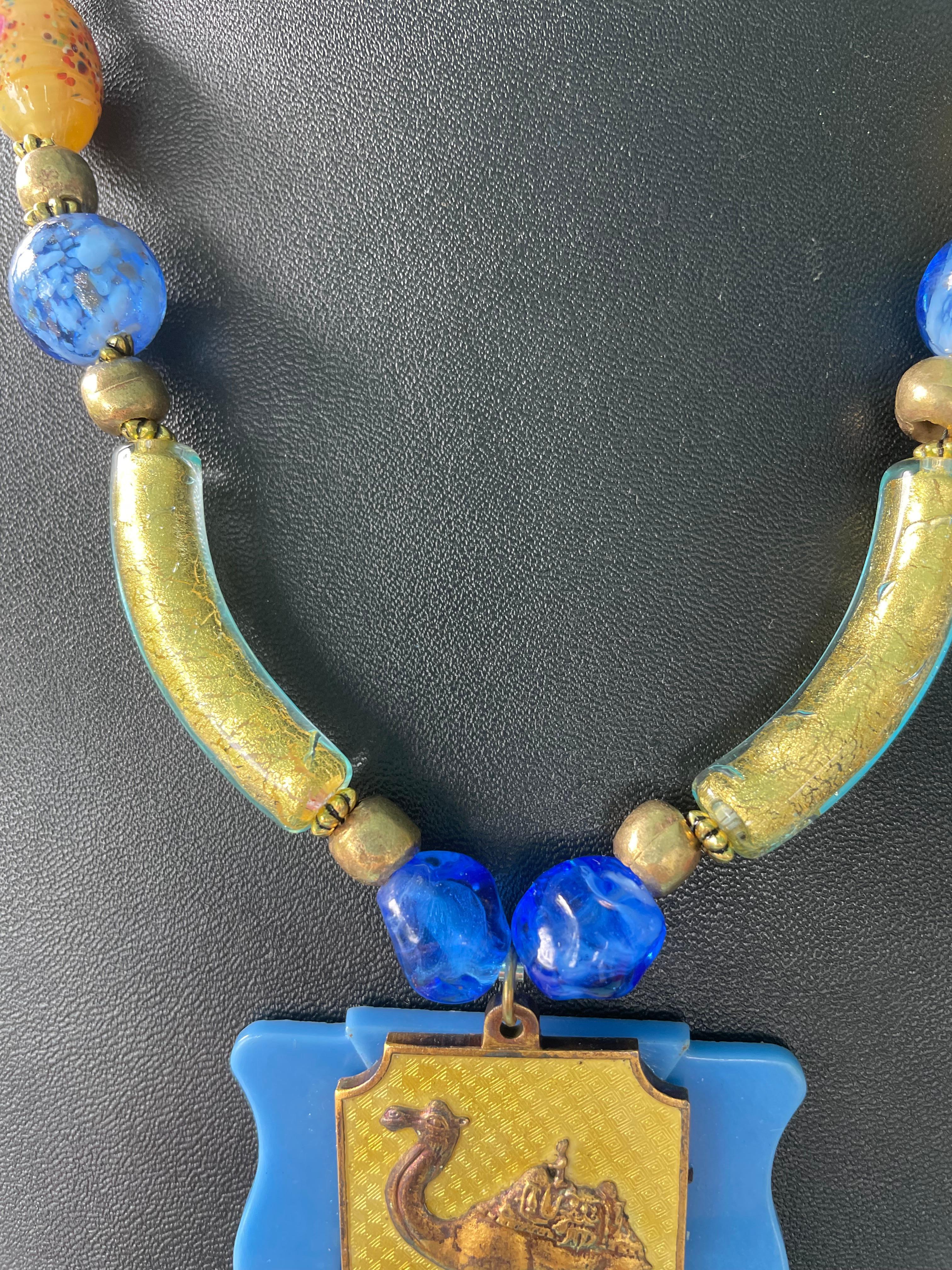 LB bietet Vintage chinesischen Anhänger Bakelit Aged venezianischen Französisch Glas Halskette (Kunsthandwerker*in)