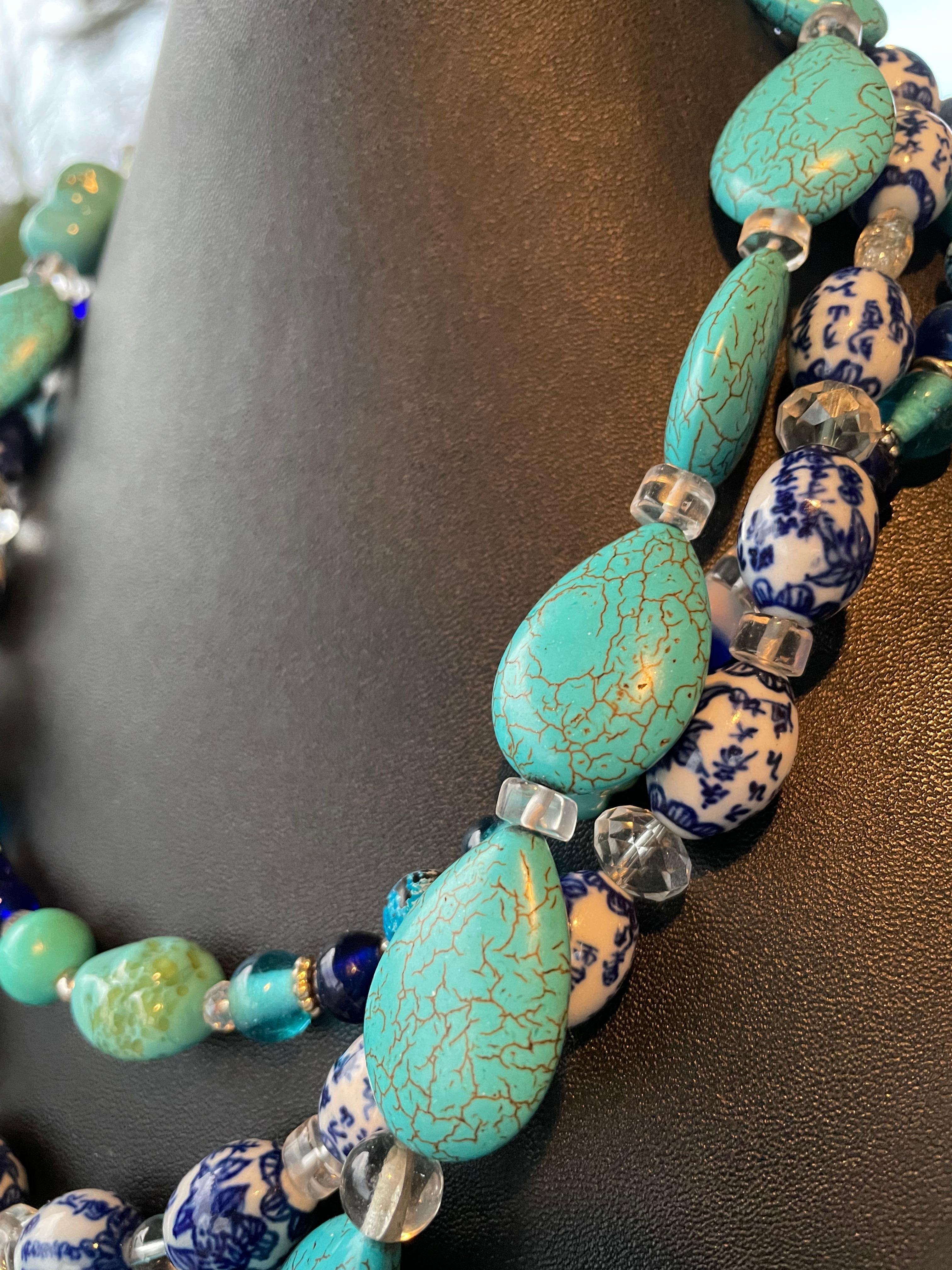 LB offers Vintage Glass Turquoise Chinese beads Crystal SS Charms Lapis Necklace In Good Condition In Pittsburgh, PA
