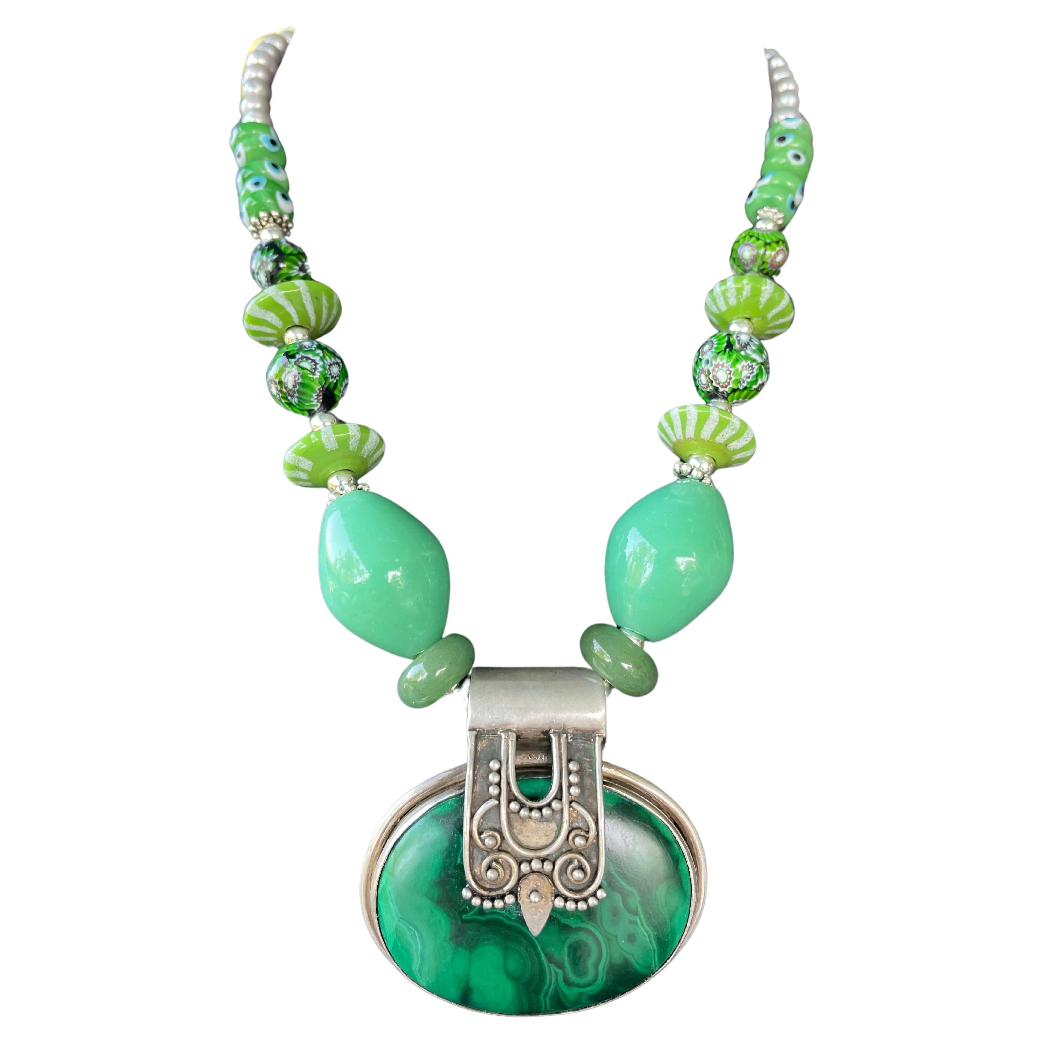 LB bietet Vintage mexikanische venezianische Keramik-Halskette mit venezianischem Malachit-Anhänger aus Sterling im Angebot