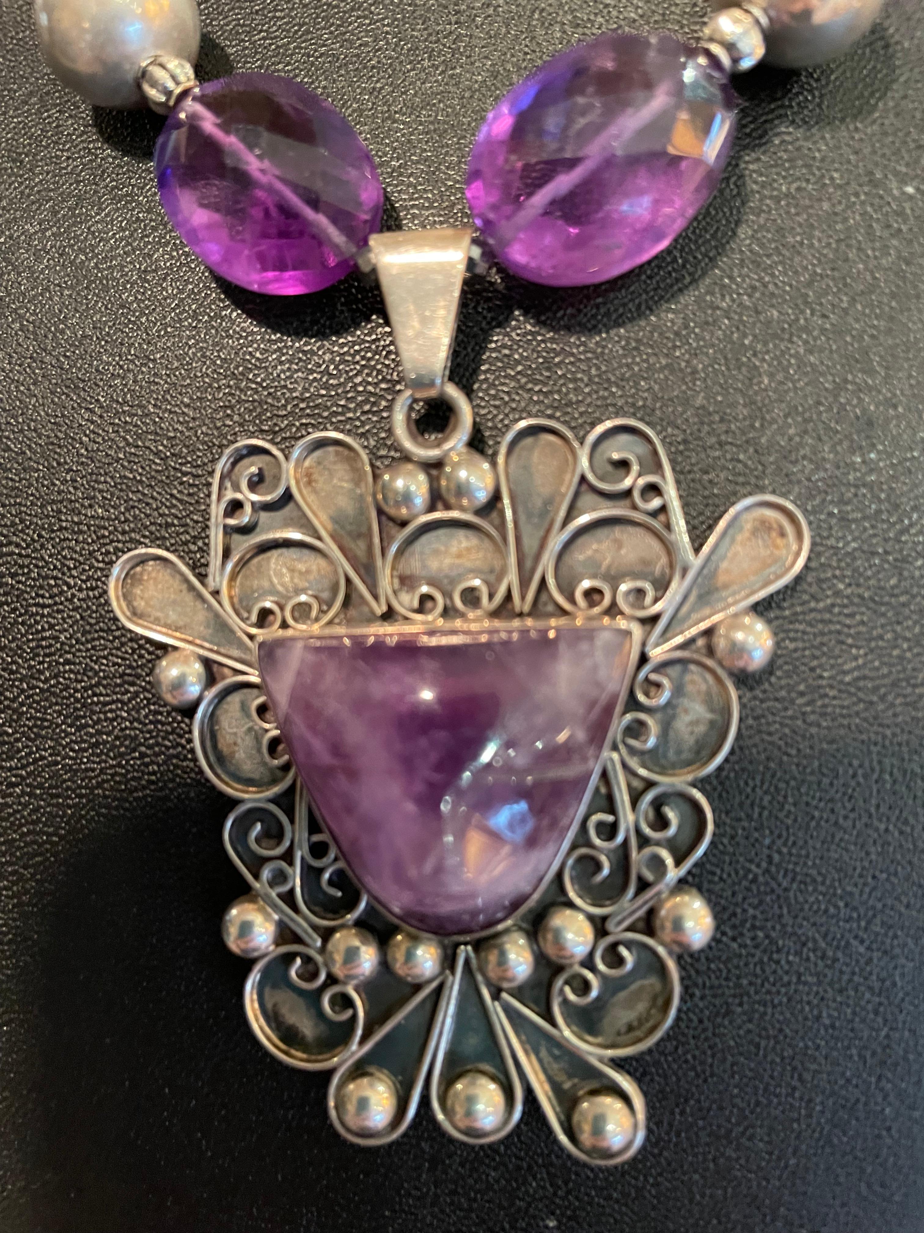 LB offers Vintage Mexican Sterling/Amethyst Aztec Pendant Sterling bead necklace For Sale 4