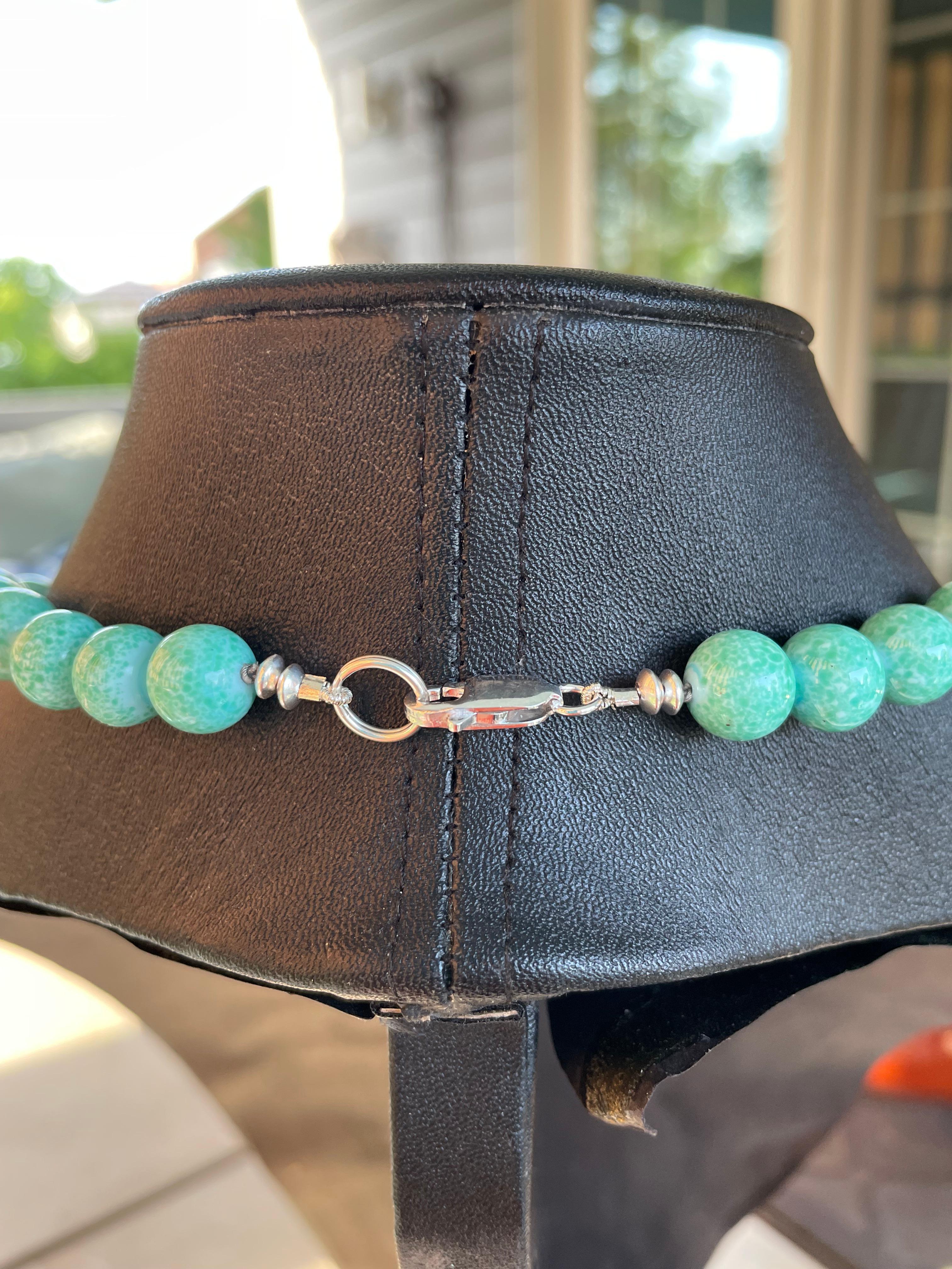 LB offers Vintage Navajo Sterling Turquoise concha pendant Peking glass necklace For Sale 2