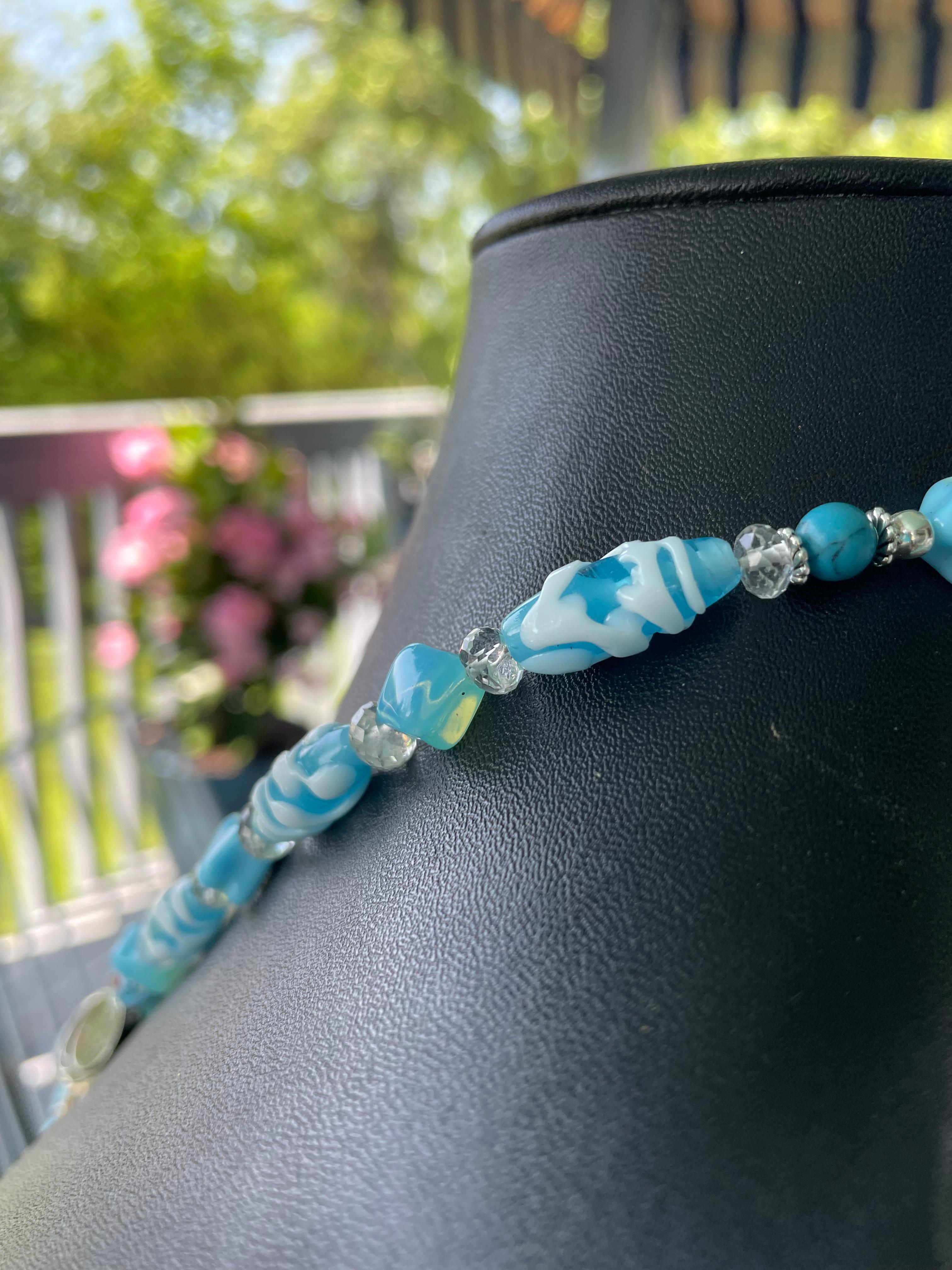 LB offre Collier Vintage en verre de Pékin et cristal de Turquoise en vente 1