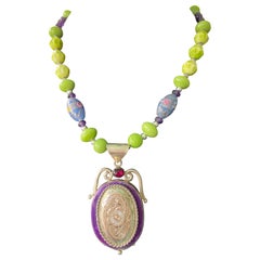 LB offre una collana di vetro veneziano con ciondolo balinese d'epoca e ametista.