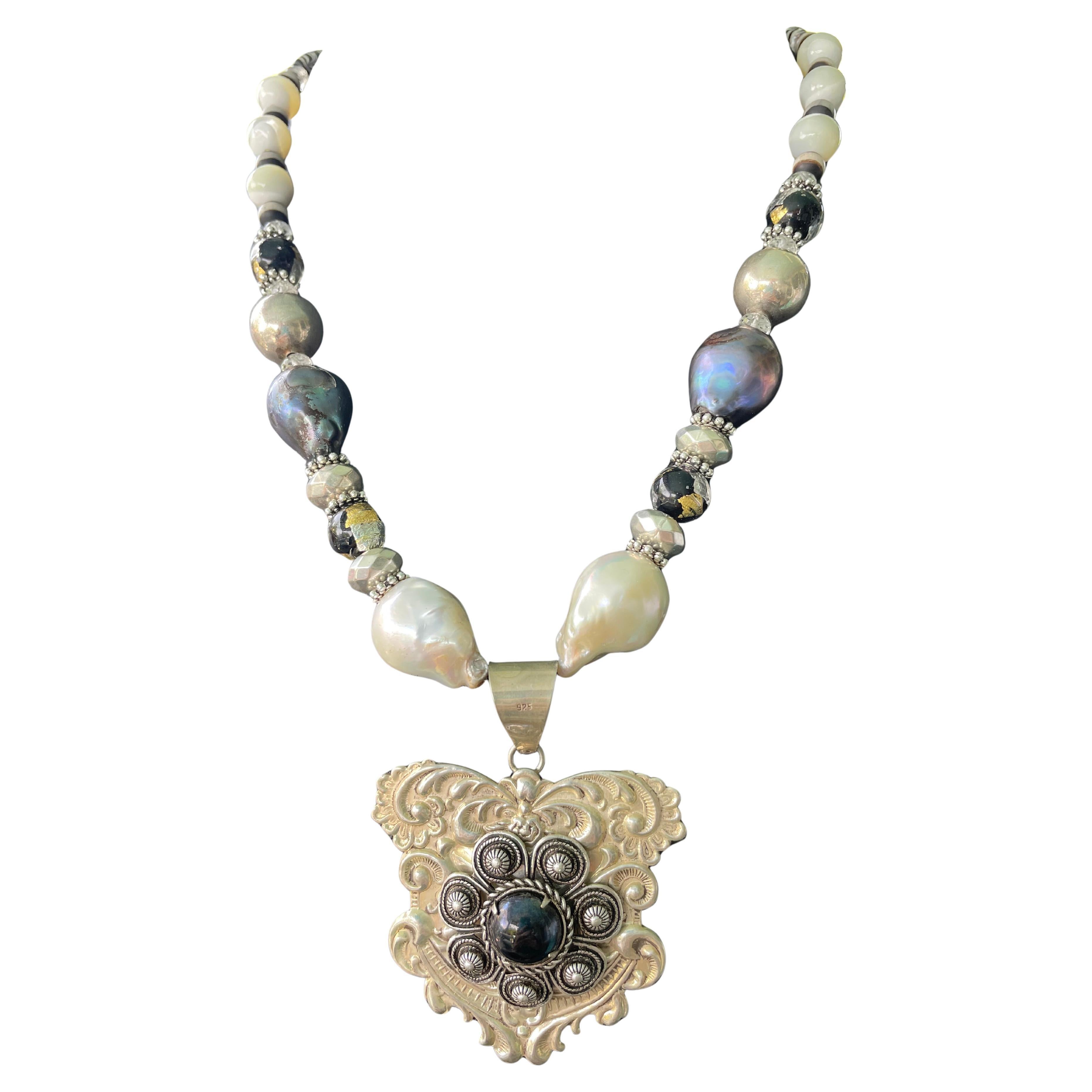 LB offers Vintage Sterling Brooches Baroque Pearls Venetian MOP African Necklace in vendita