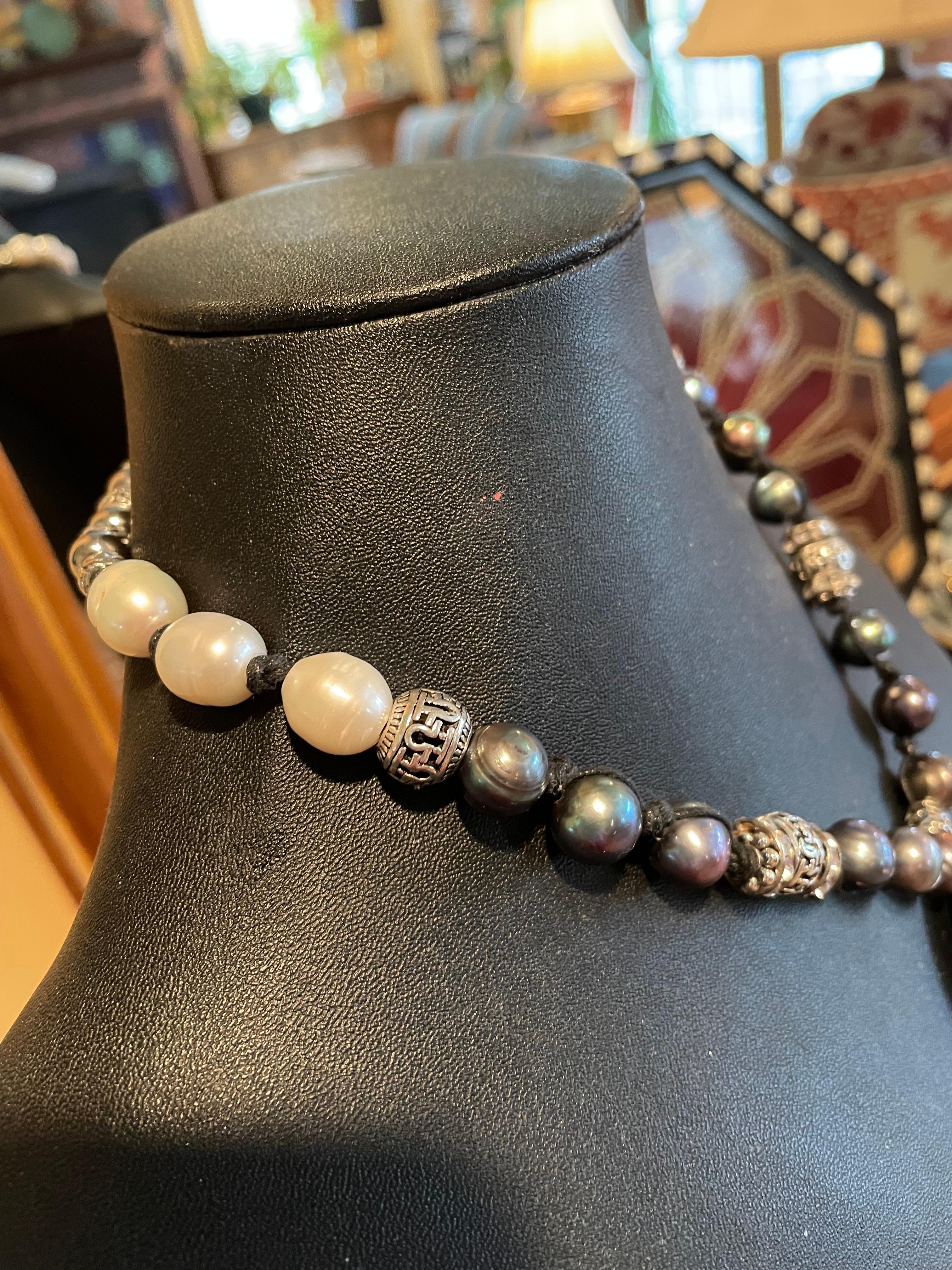 LB offers Vintage Sterling Brooches Pearl Pendant Peacock Pearls Silver Necklace In Good Condition For Sale In Pittsburgh, PA