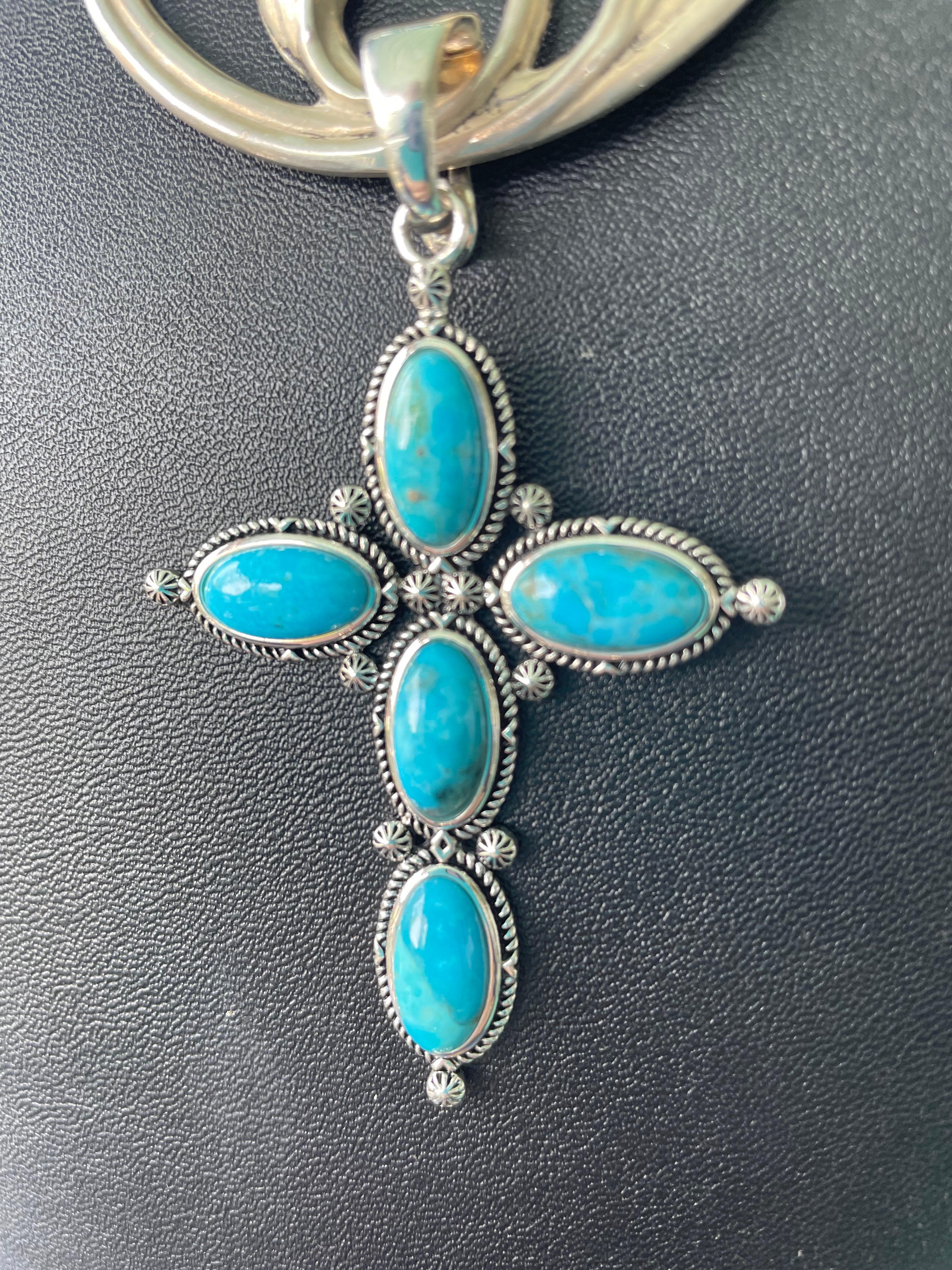 Artigiano LB offre spilla floreale vintage in sterling, croce di turchese e agata, collana di cristallo in vendita