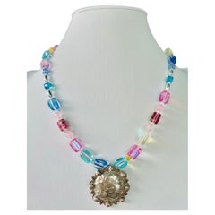 LB ofrece un collar vintage de plata de ley con colgante y cuentas de cristal multicolor de plata de ley