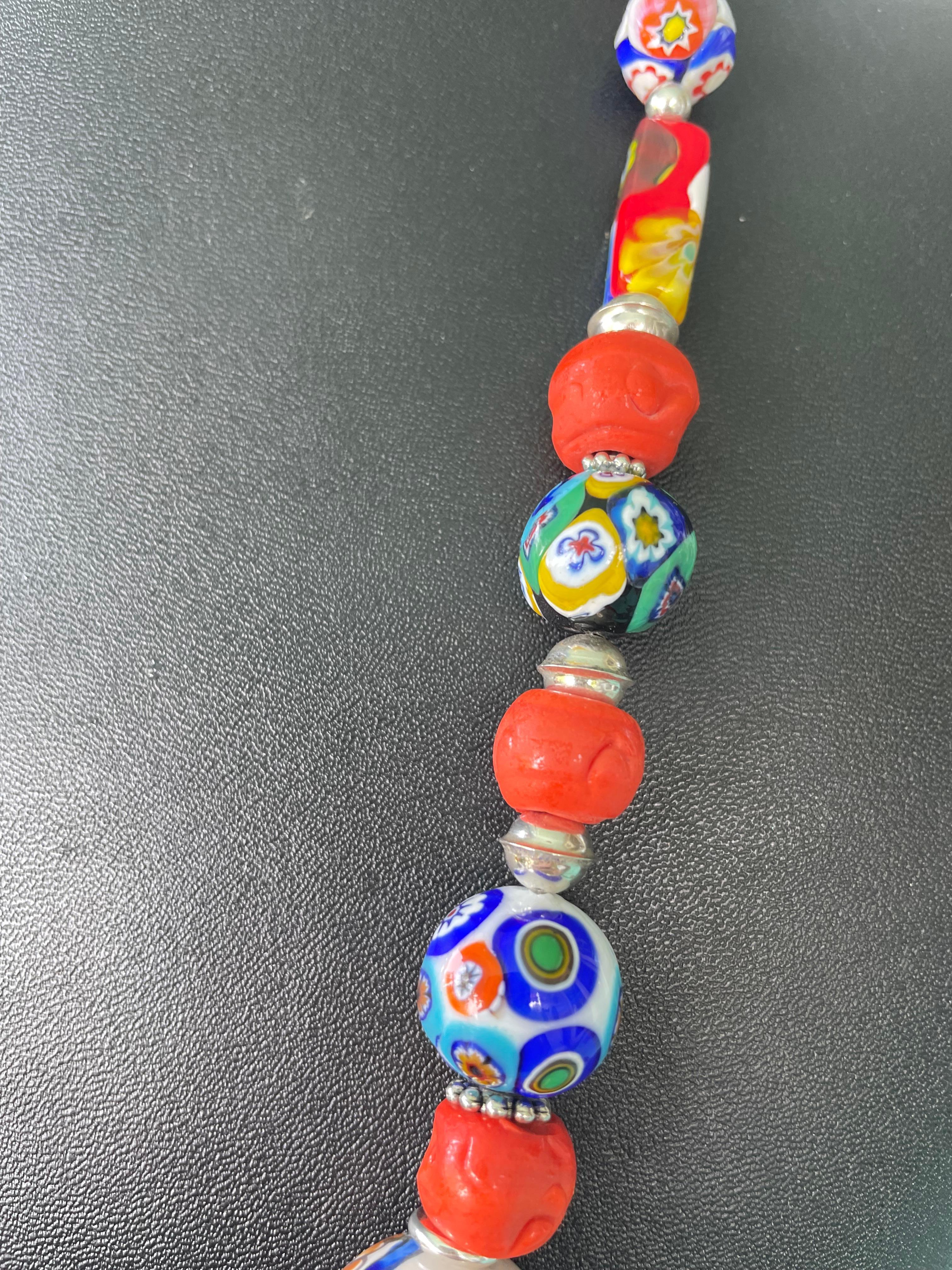 LB bietet Vintage tibetische Intarsien Perle venezianischen Vintage Koralle SS Glas Halskette im Angebot 3