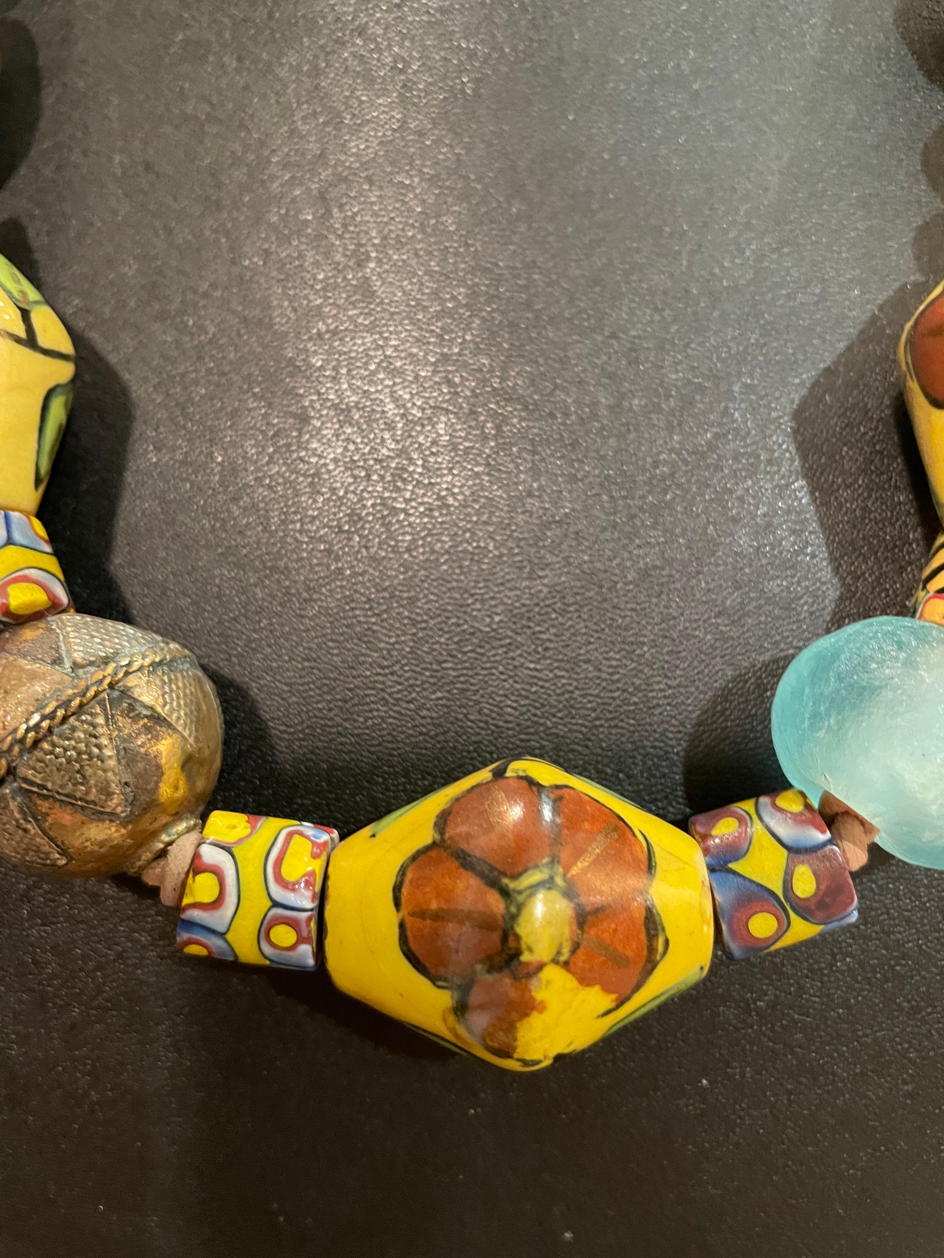 Artigiano LB offre Vintage Tibetan Painted beads Venetian Trade Tibetan Brass necklace in vendita